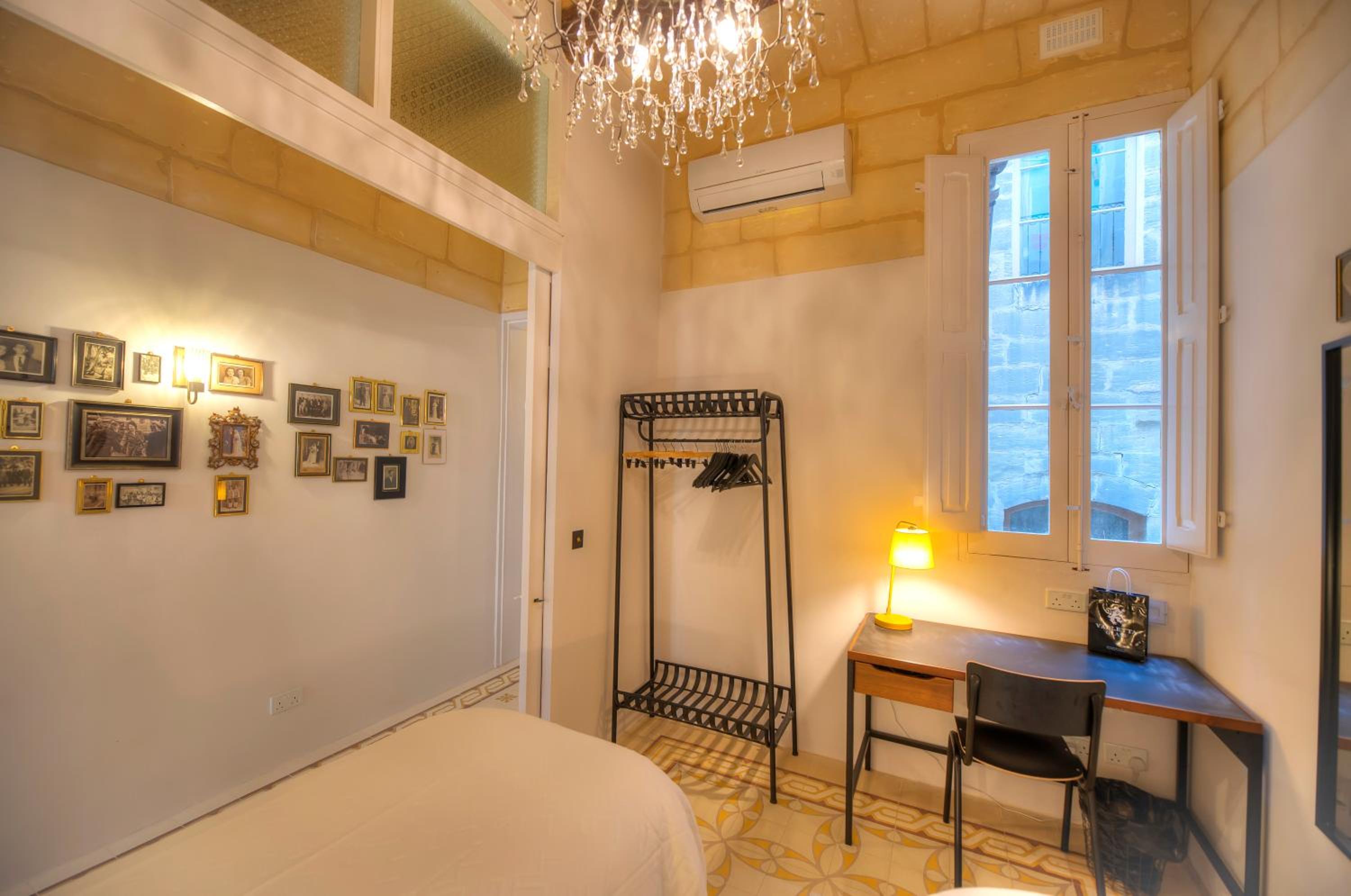 Traditional & chic 2 bedrooms in Valletta IMCD1-1 view 4