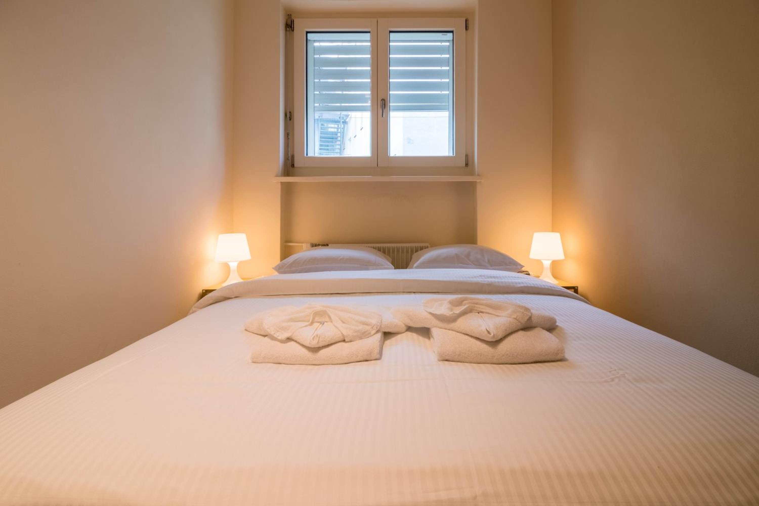 Viktoria B33 by Arosa Vacations, Exklusive App mit Bergblick im Zentrum