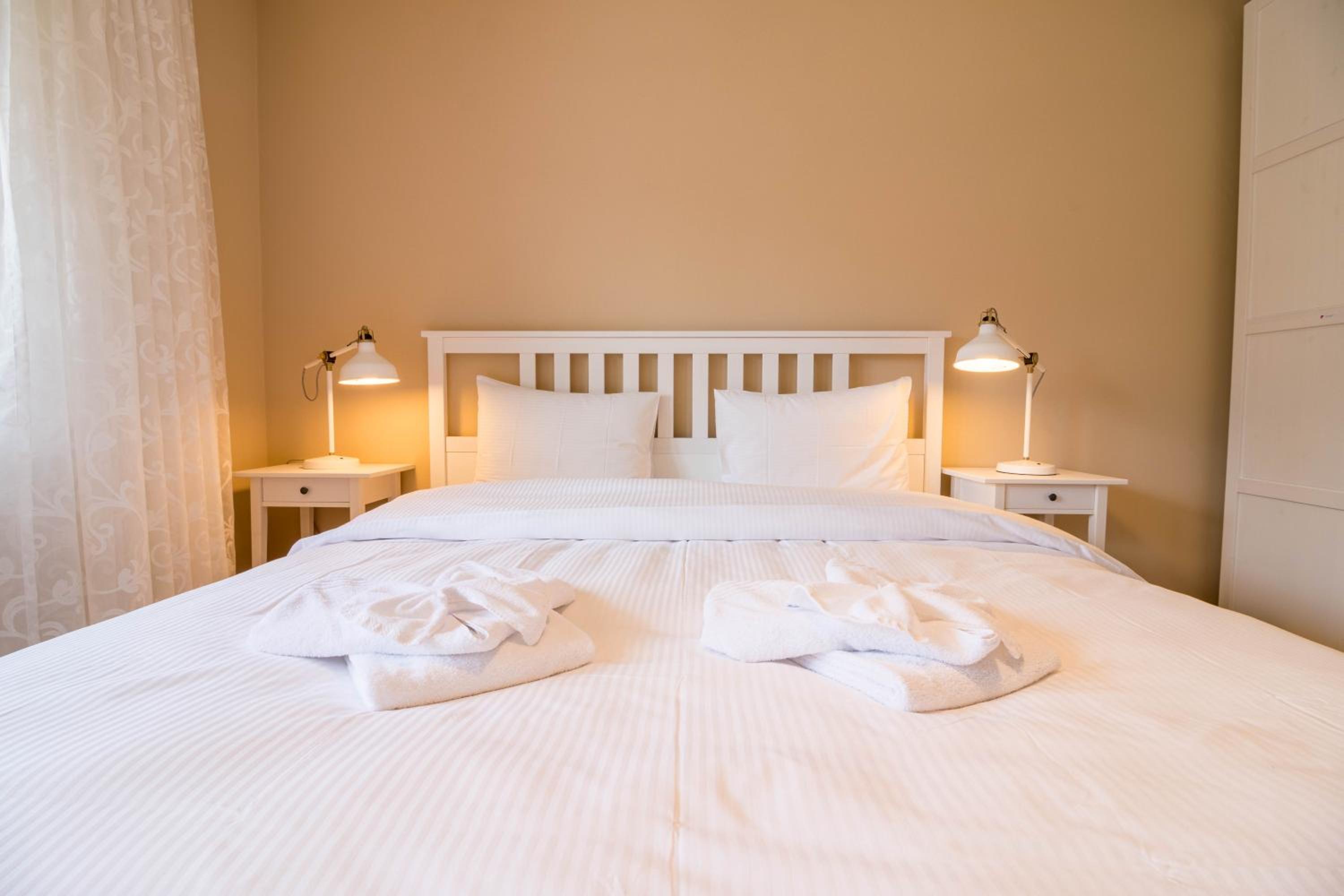 Viktoria B33 by Arosa Vacations, Exklusive App mit Bergblick im Zentrum