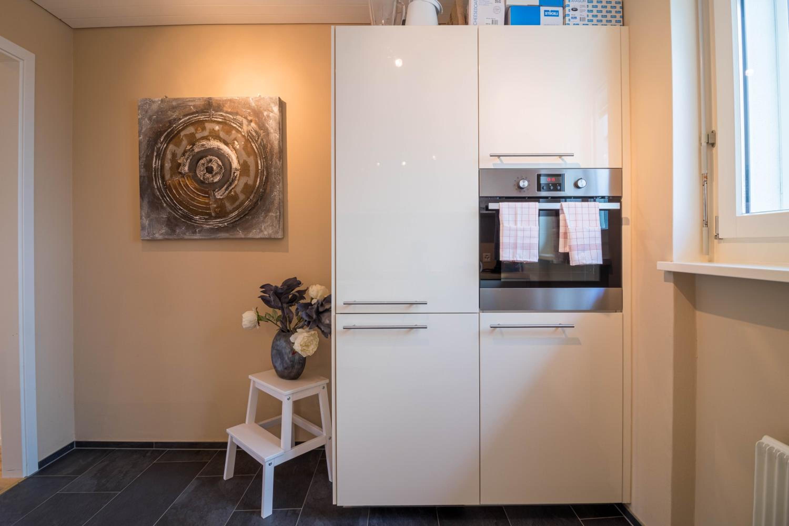 Viktoria B33 by Arosa Vacations, Exklusive App mit Bergblick im Zentrum