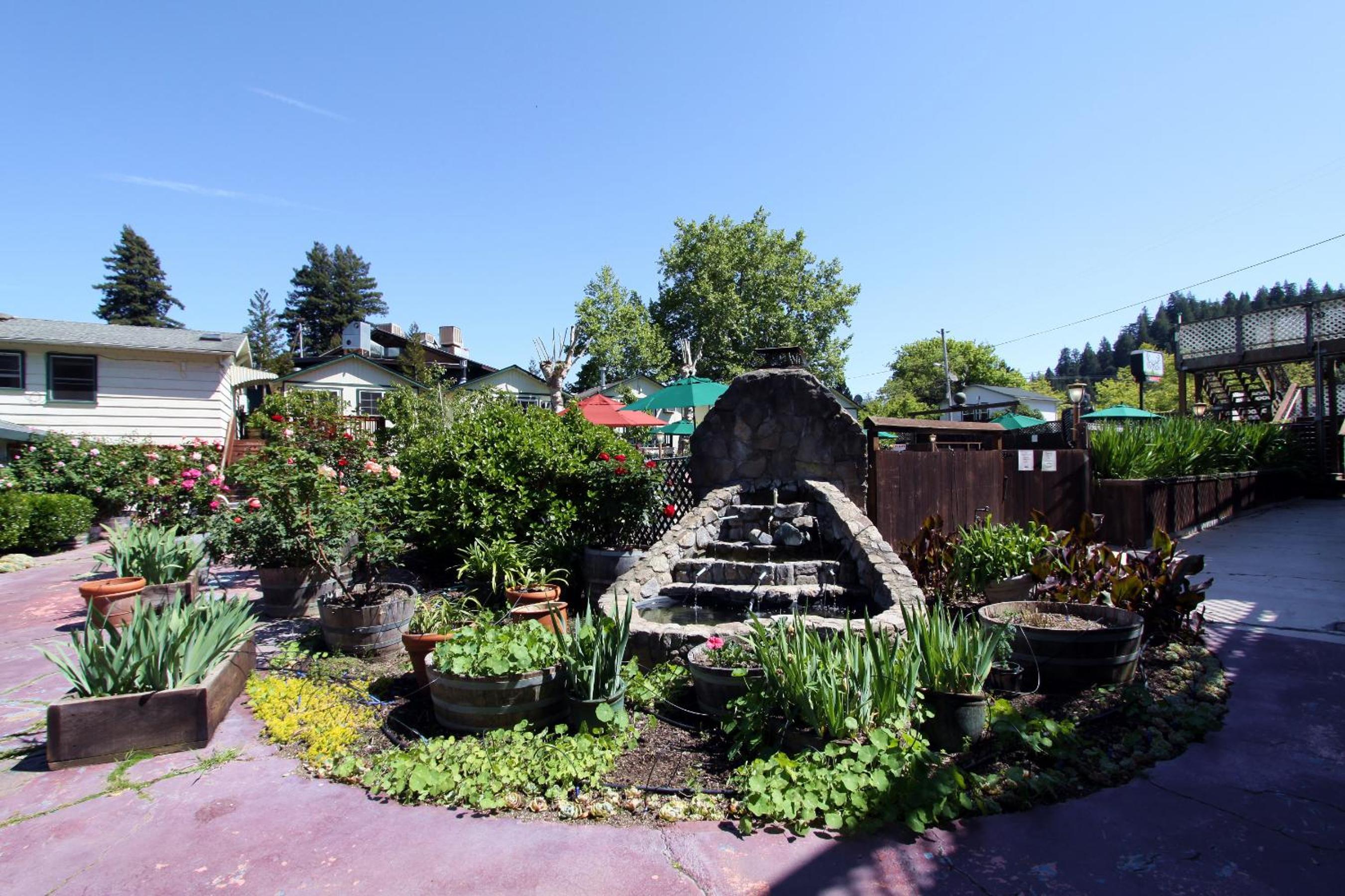 The Woods Hotel - Gay LGBTQ Cabins