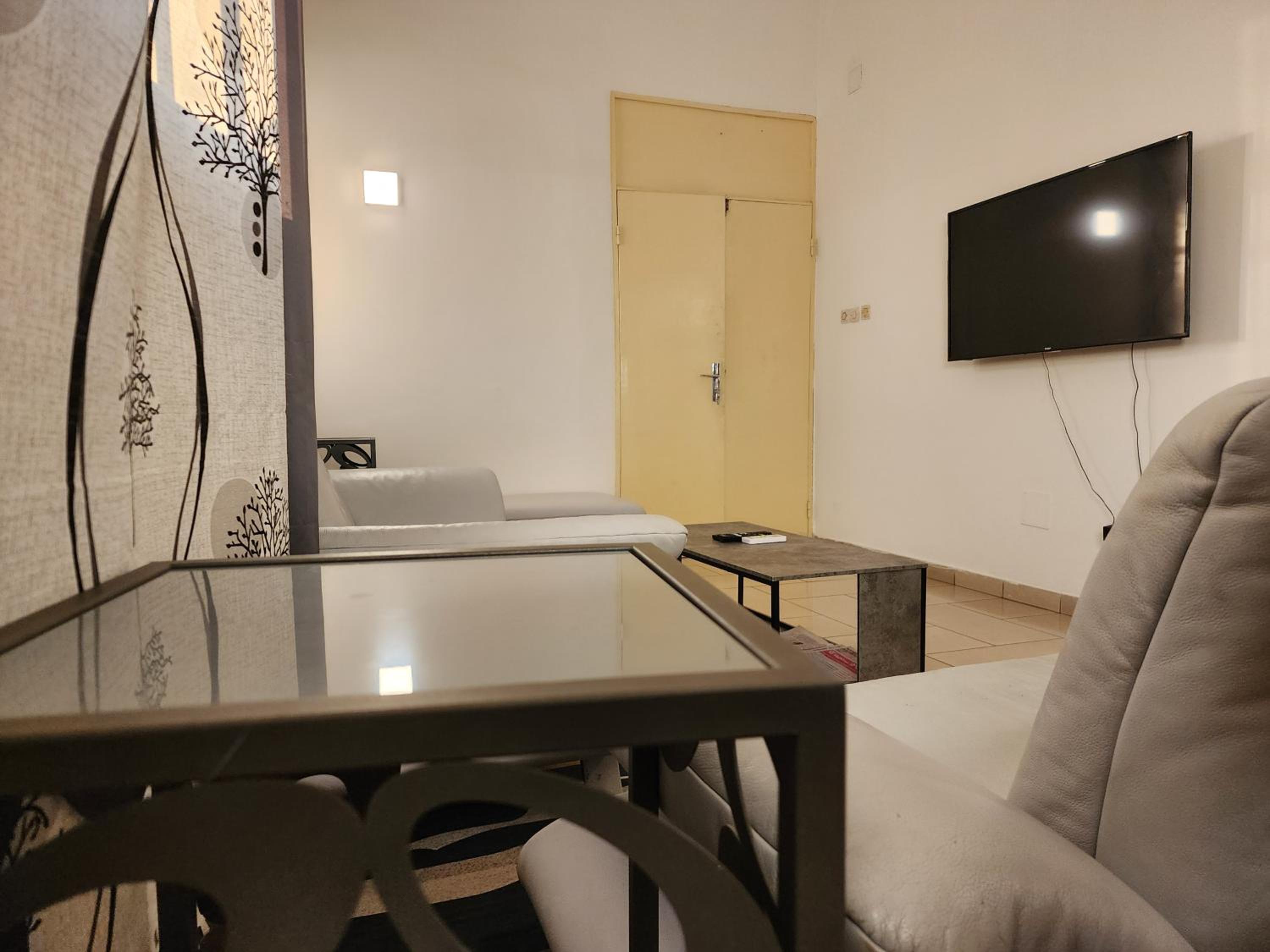KADIDJA APARTMENTS & SUITES Akodessewa view 5