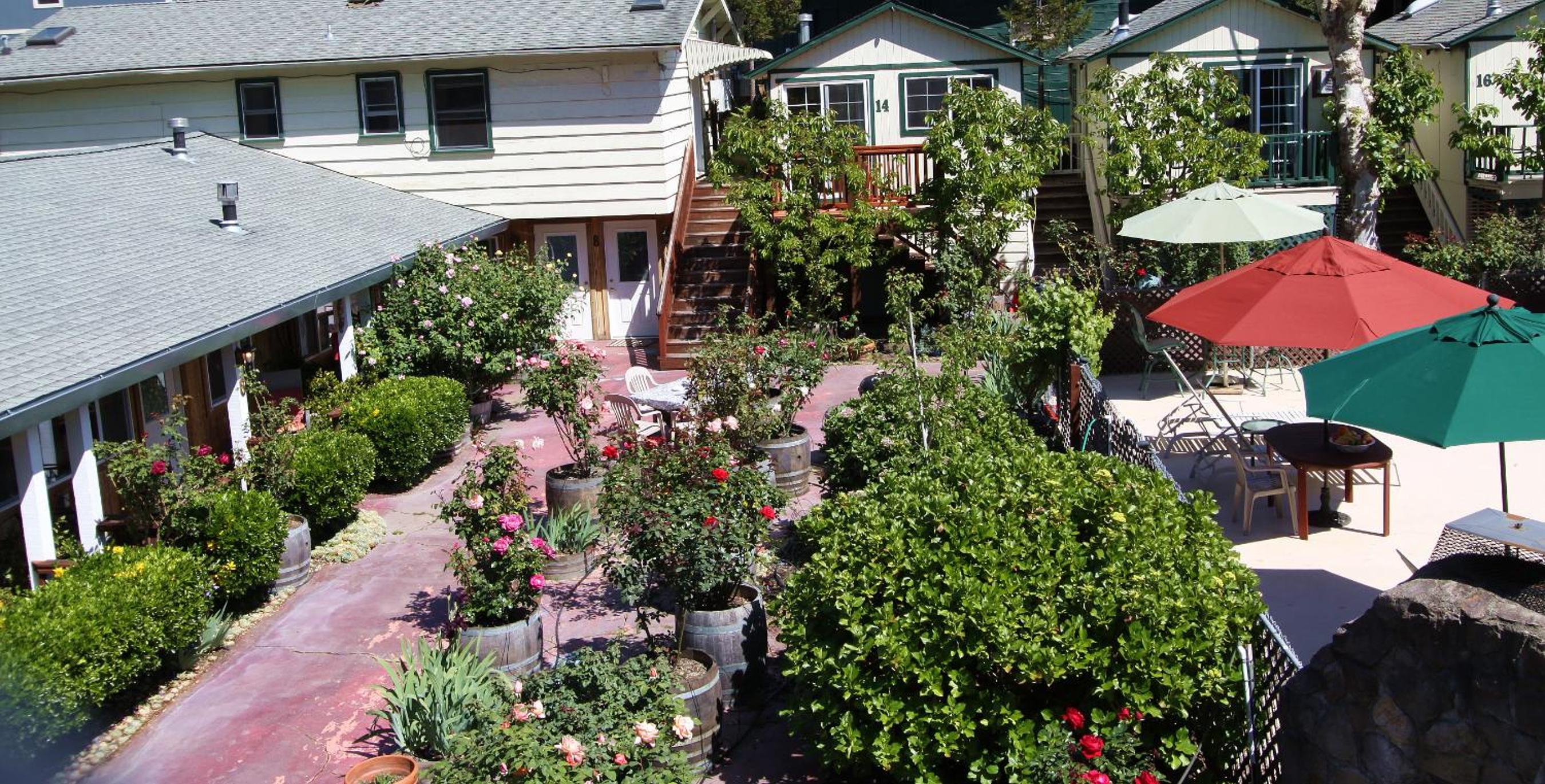 The Woods Hotel - Gay LGBTQ Cabins