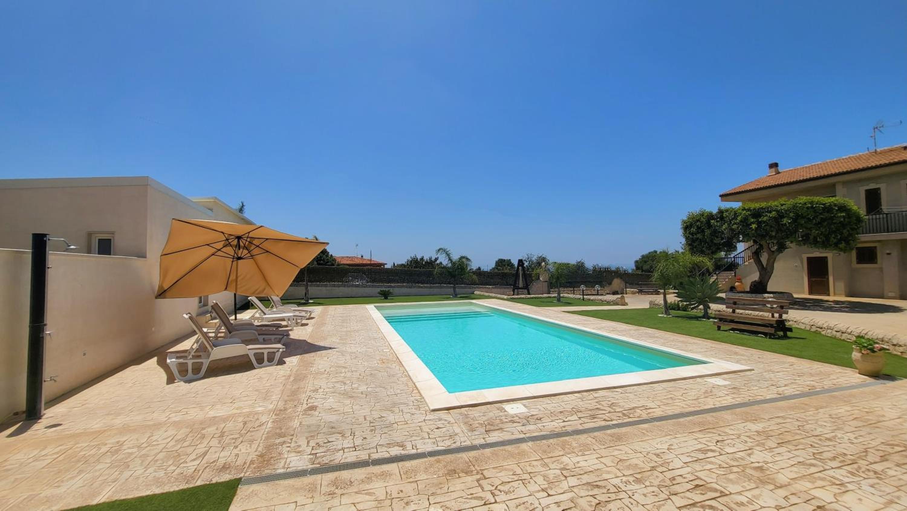 Villa Le tre pigne Scicli view 2