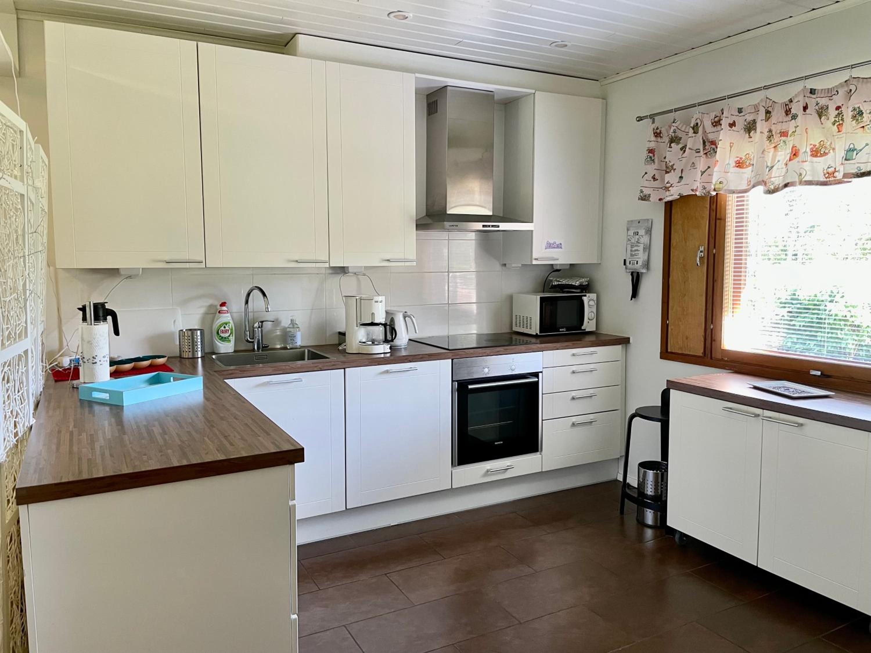 Villa Salir - bedroom, kitchen and bathroom