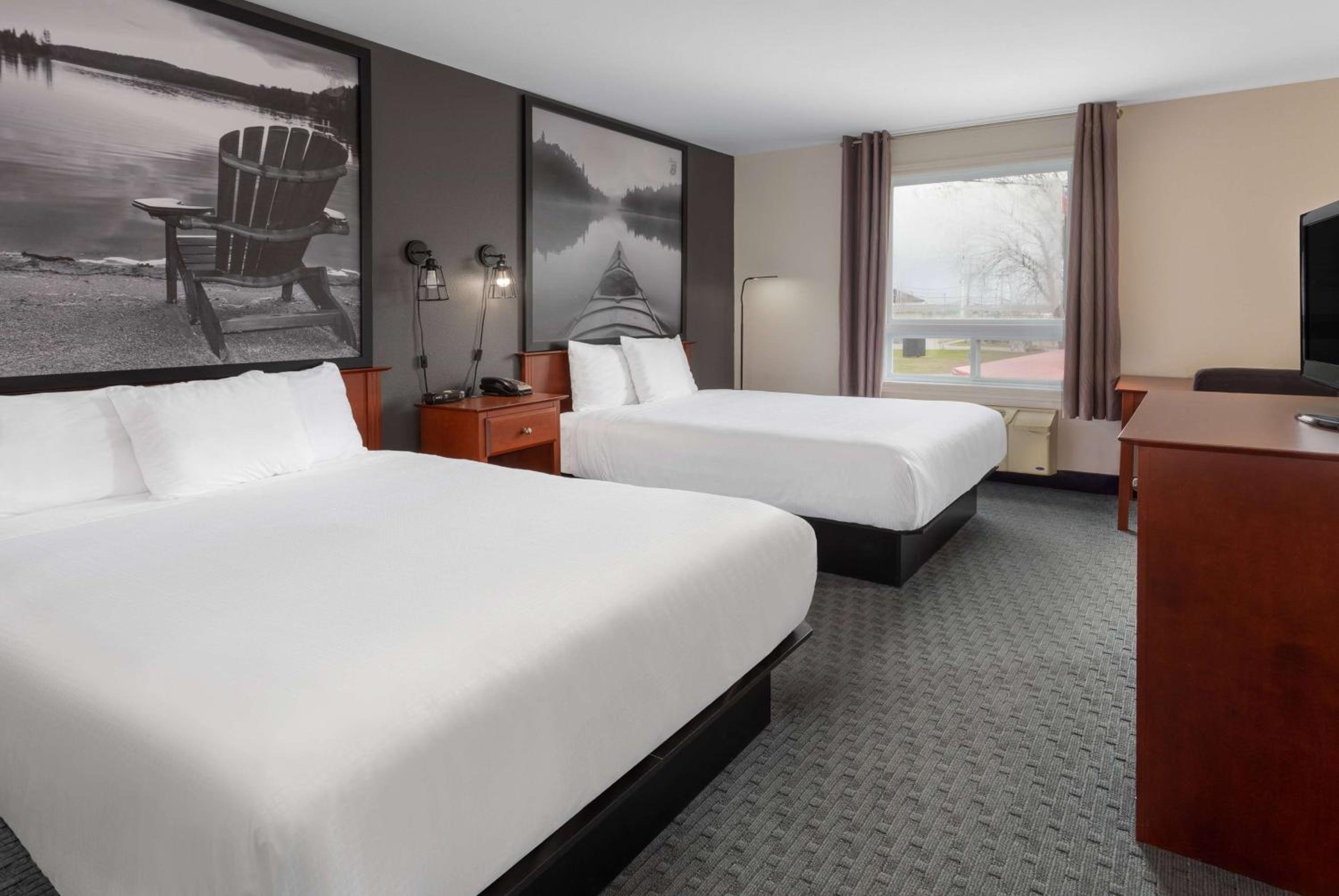 Trois-rivieres Vacations - Super 8 by Wyndham Trois-Rivieres - Property Image 4