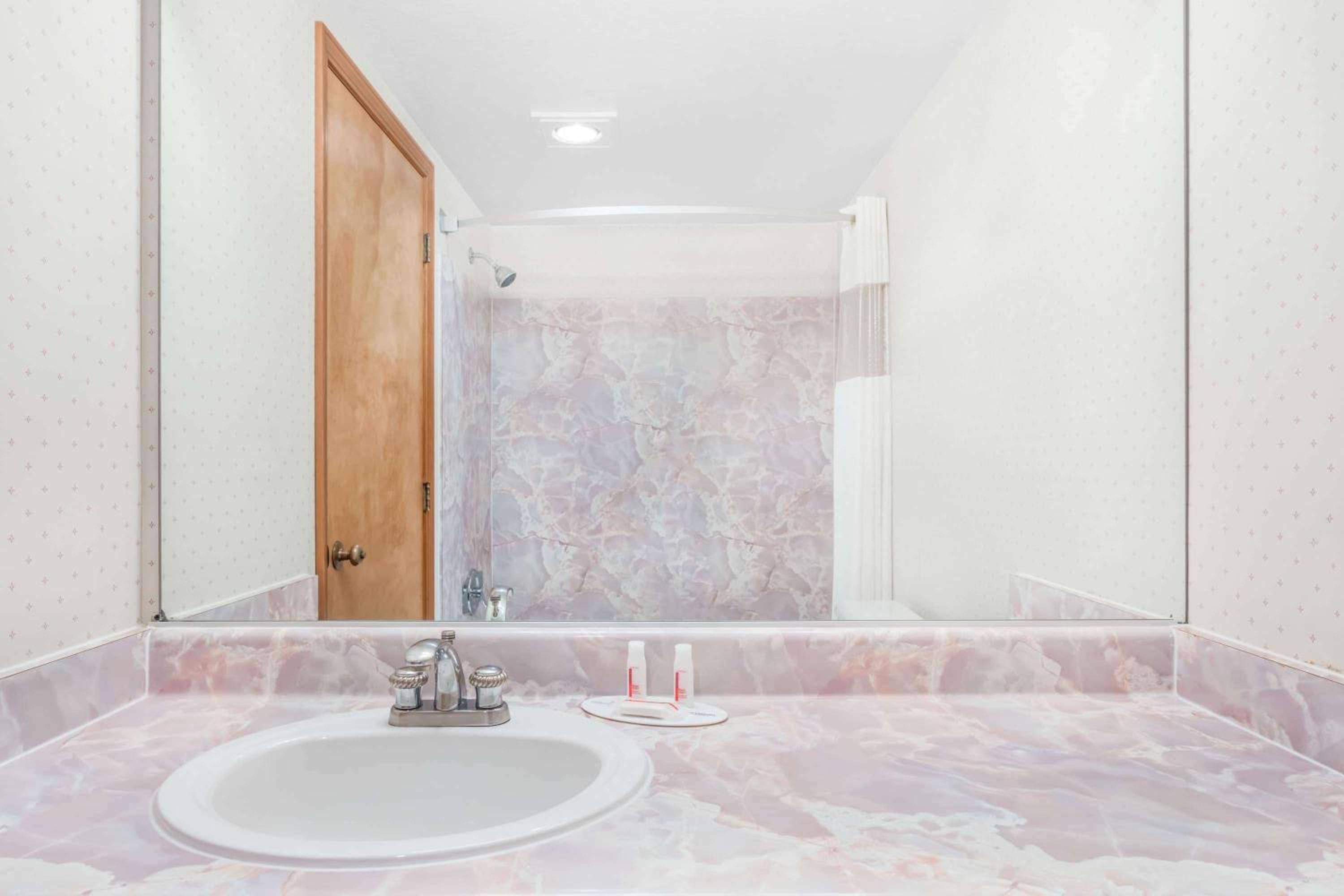 Travelodge by Wyndham Juneau - Property Image 5