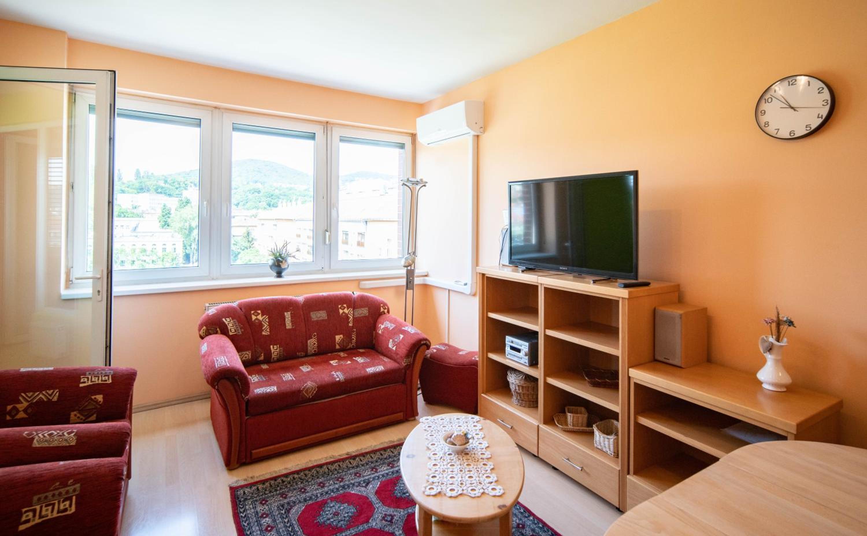 Amphitheatre View Apartment with Free Parking view 3
