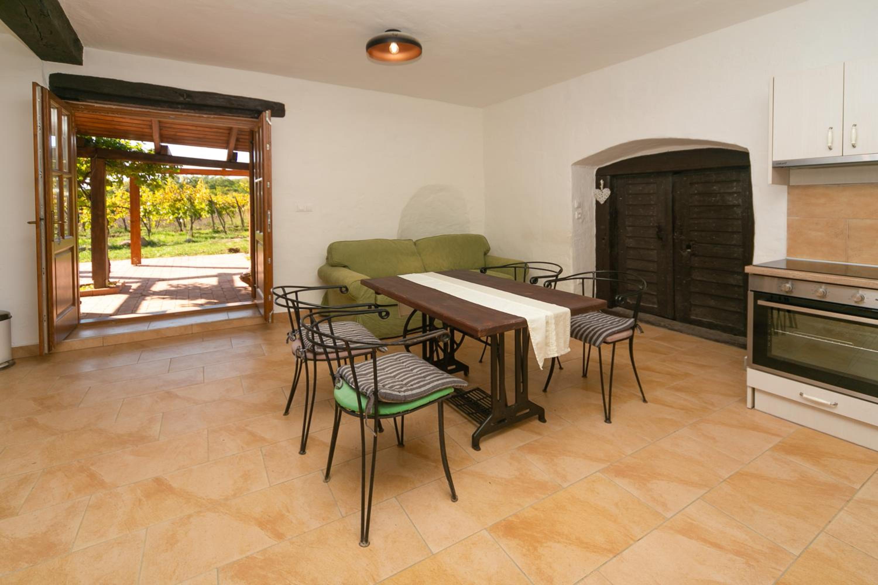 Photo 7