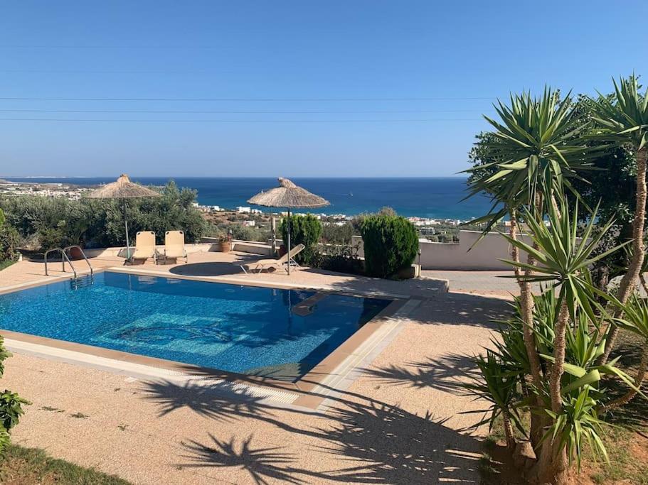 Giannis Seaview