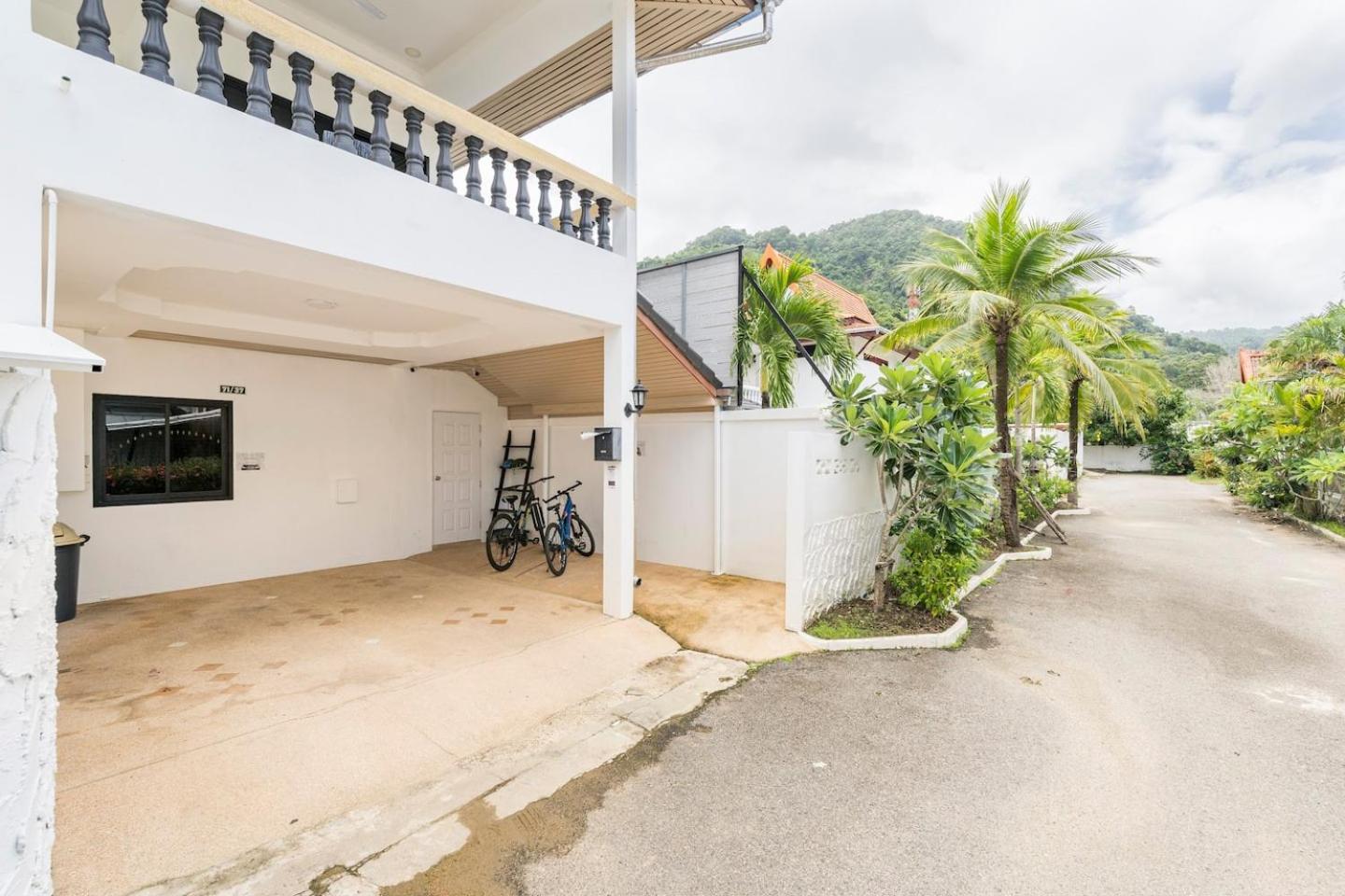 Chonlada Holiday Home - 2 BR Pool Access Bungalow - Kamala Beach