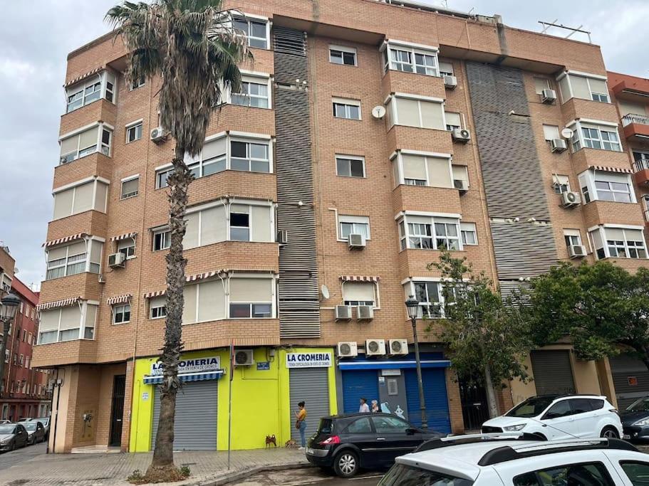 Apartamento cómodo y espacioso con parking