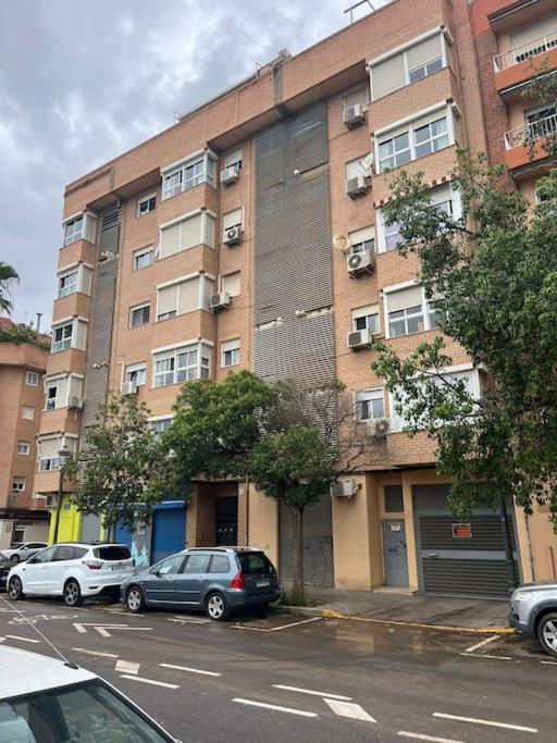 Apartamento cómodo y espacioso con parking