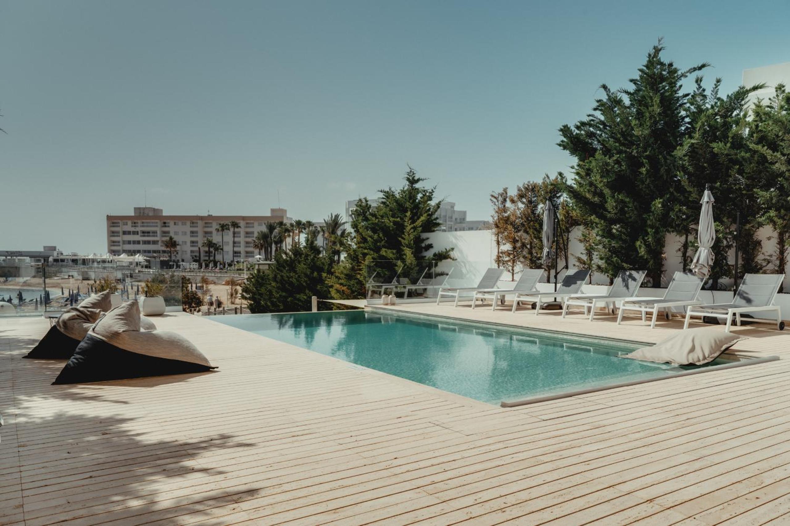 Protaras Beachfront Villa Blue Waves