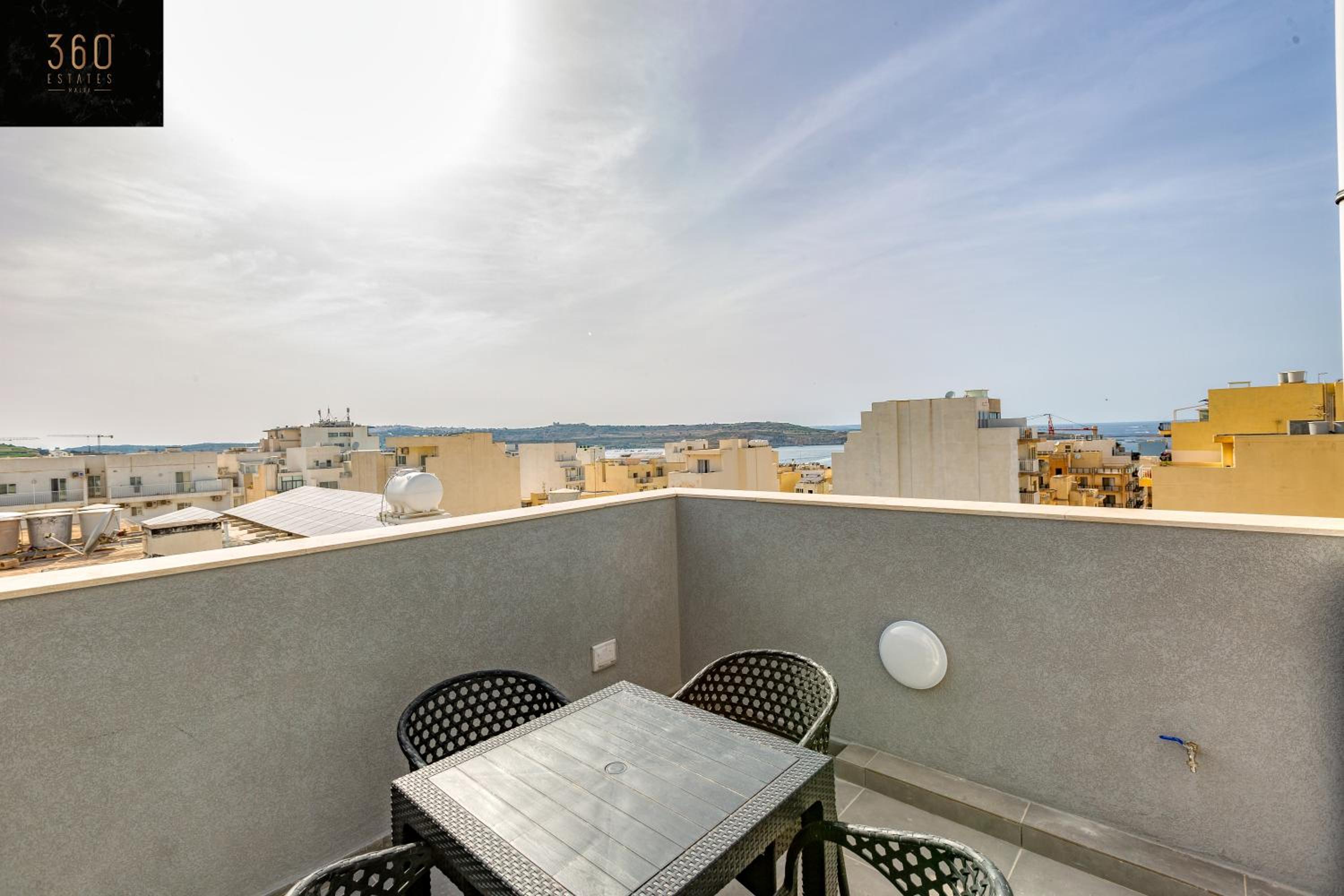 Beautiful, 2BR penthouse with private outdoor area by 360 Estates photo 5