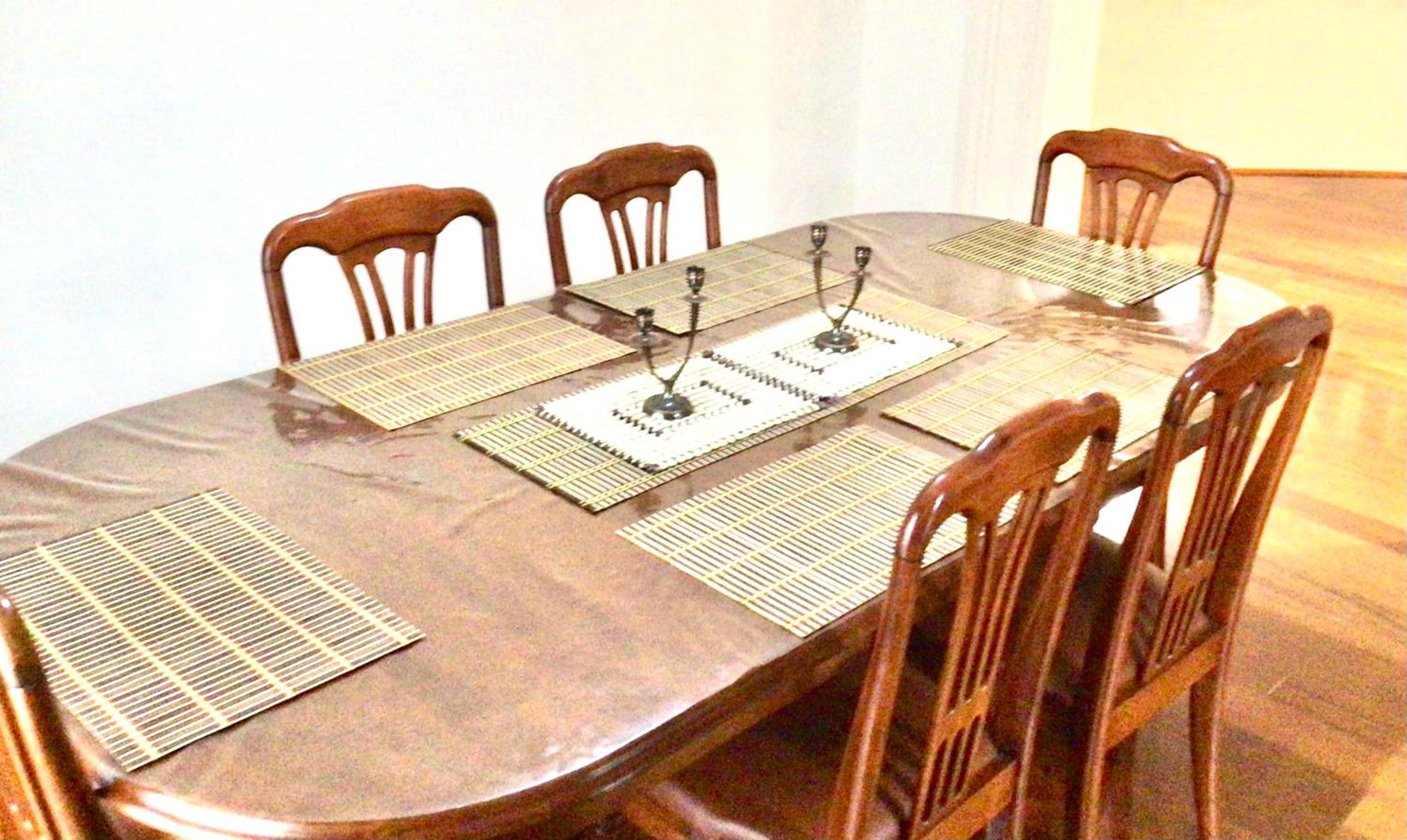 Roxy - A Spacious Cosy Getaway - Near Mel Airport