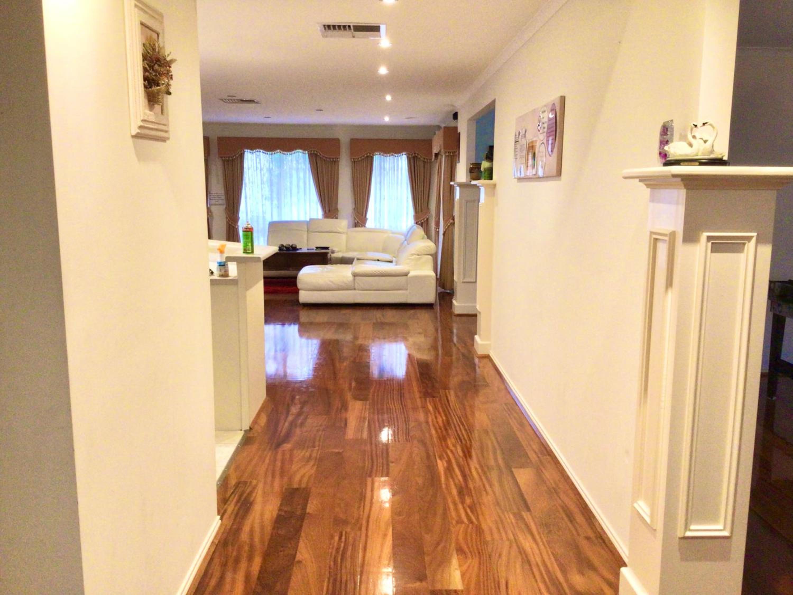 Roxy - A Spacious Cosy Getaway - Near Mel Airport