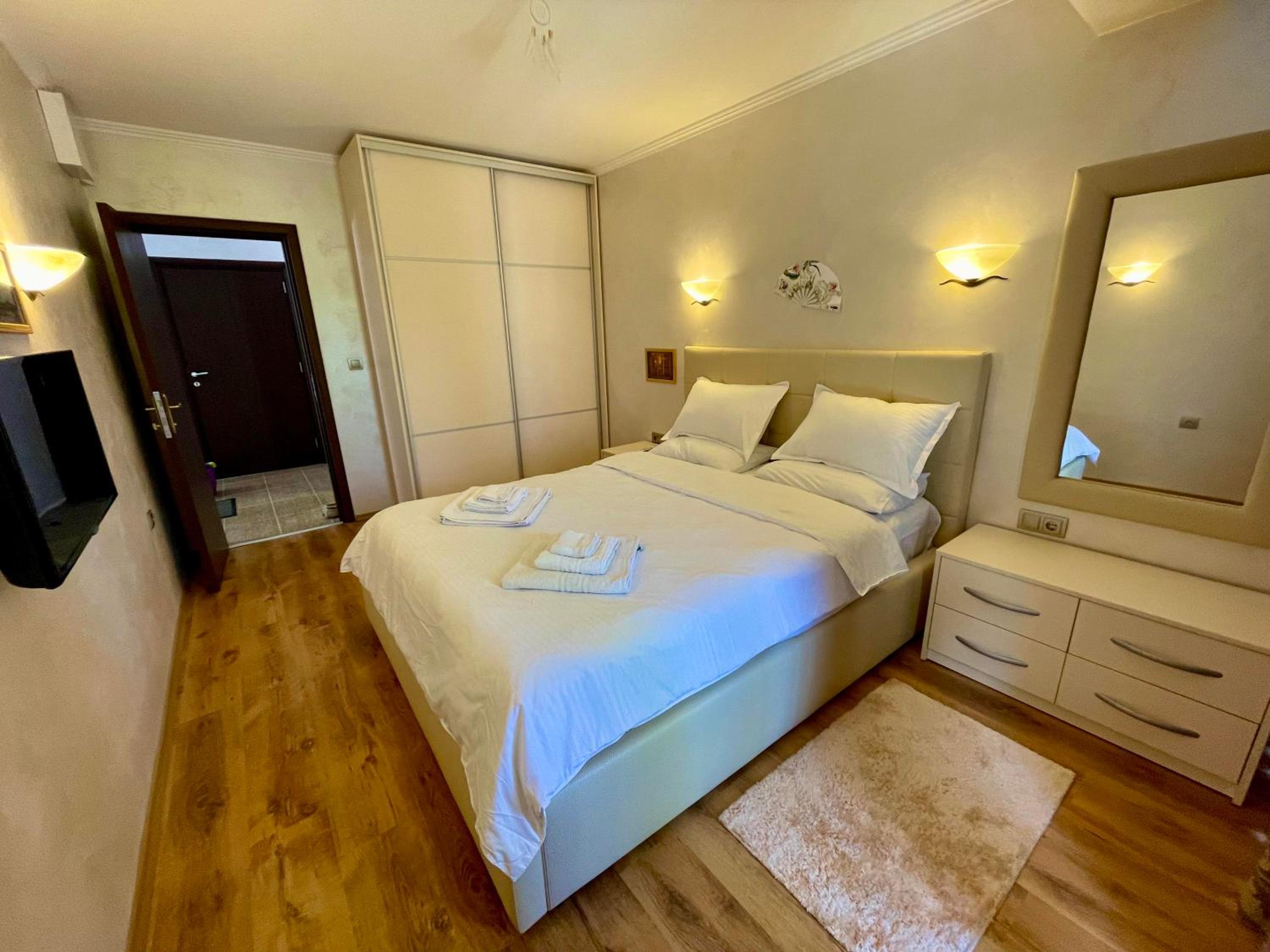 Luxurious 2 BR Appt at the Black Sea Coast