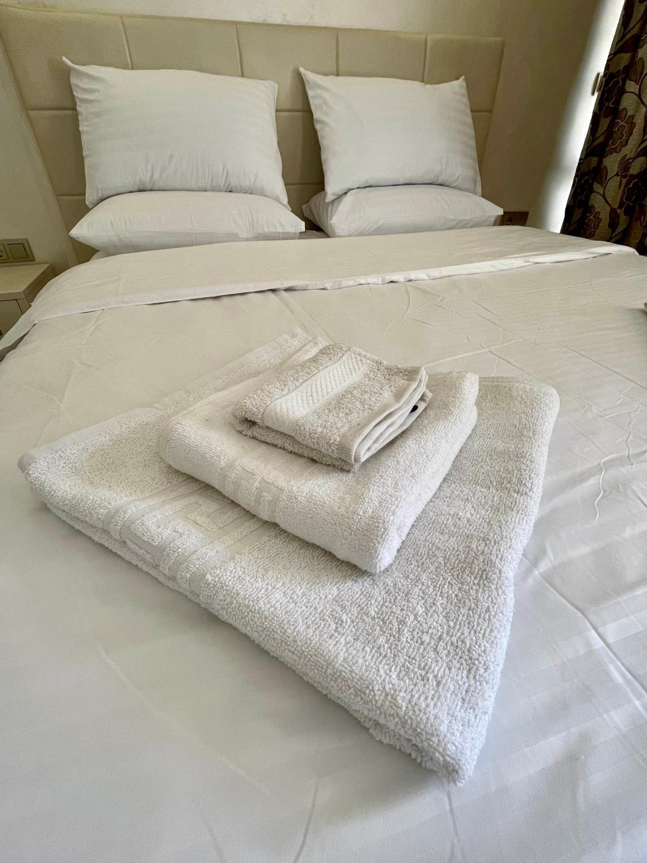 Luxurious 2 BR Appt at the Black Sea Coast