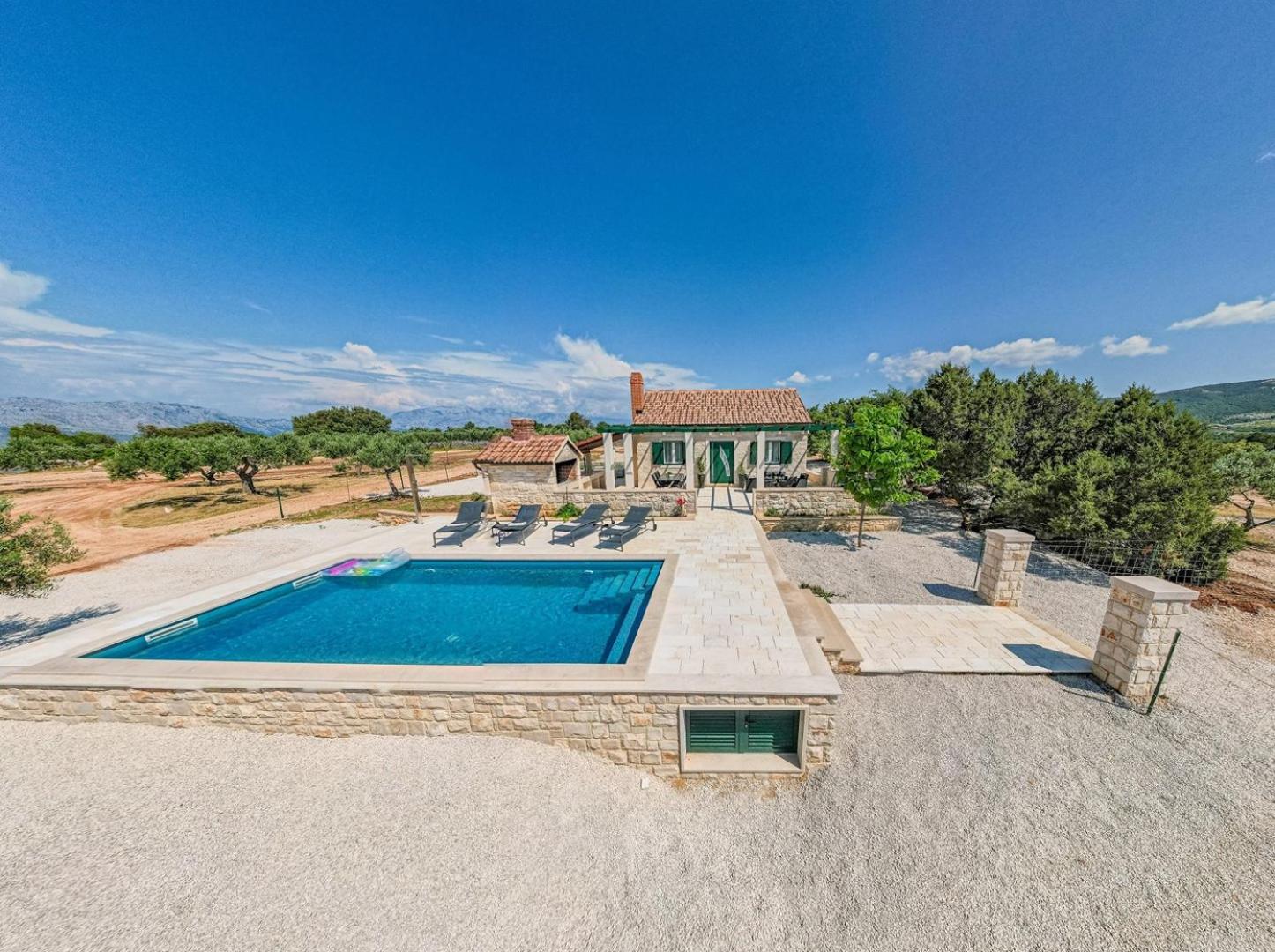 Holiday House Bracuta view 5