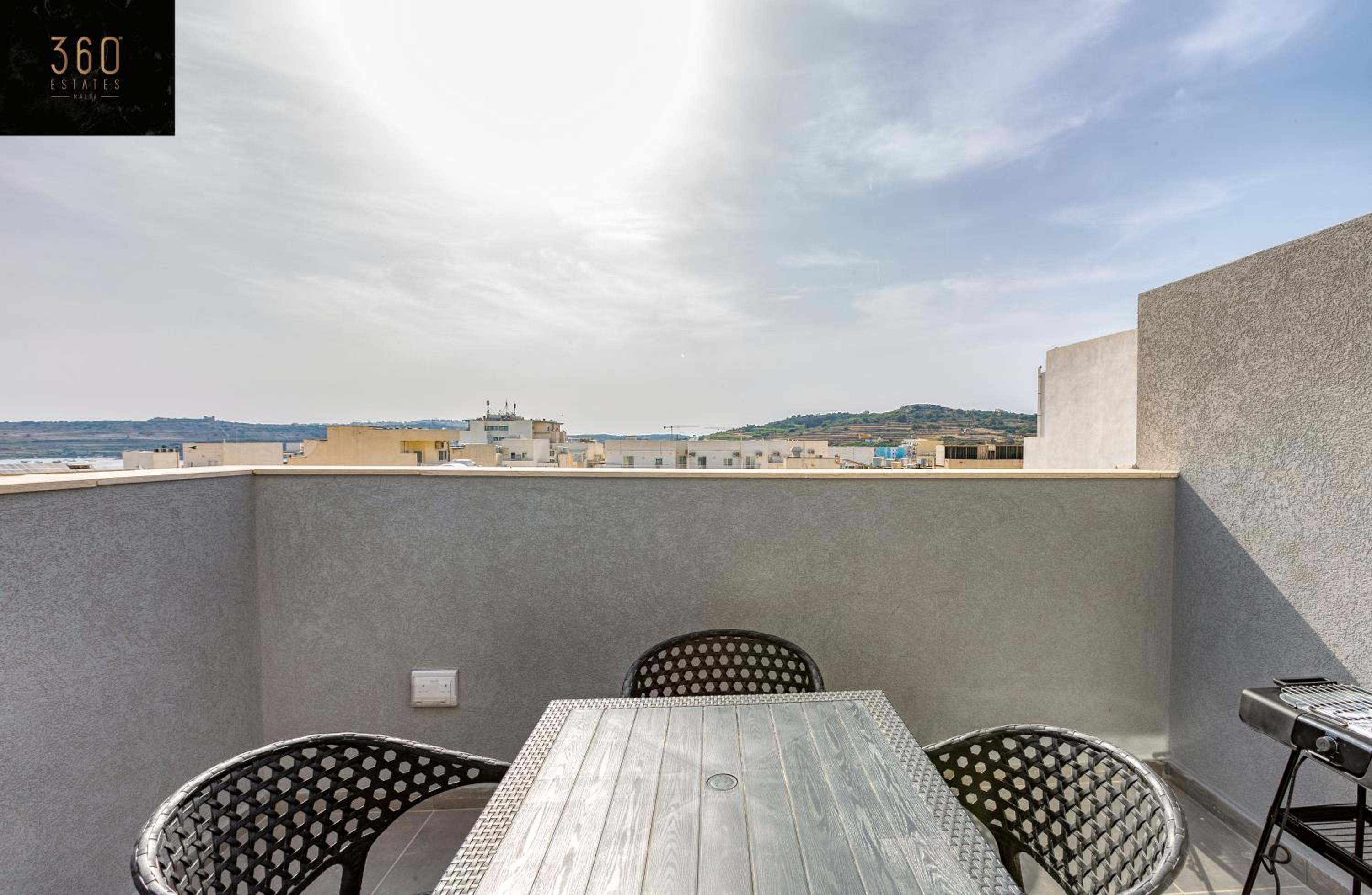 A sunny 2BR Pent with comfy, fully equipped living by 360 Estates photo 5