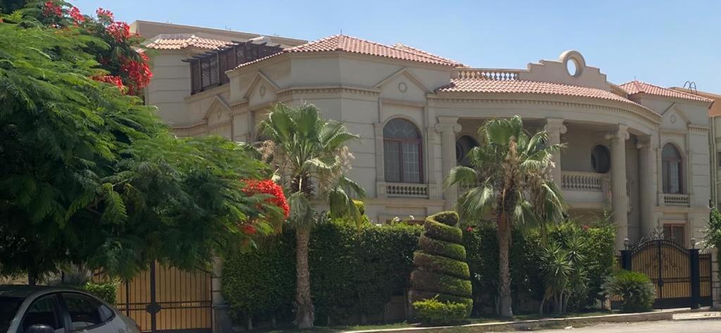 Super luxurious villa with large landscape areas
