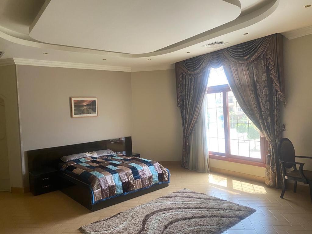 Super luxurious villa with large landscape areas