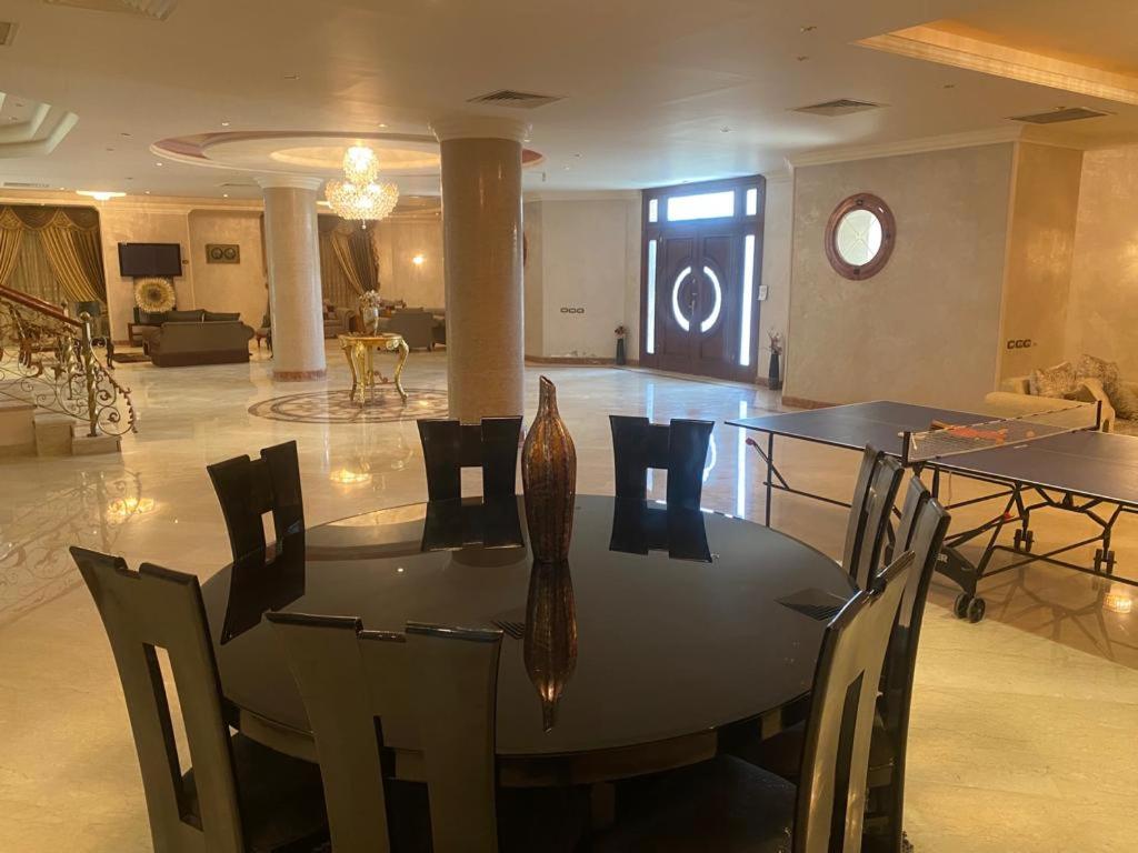 Super luxurious villa with large landscape areas