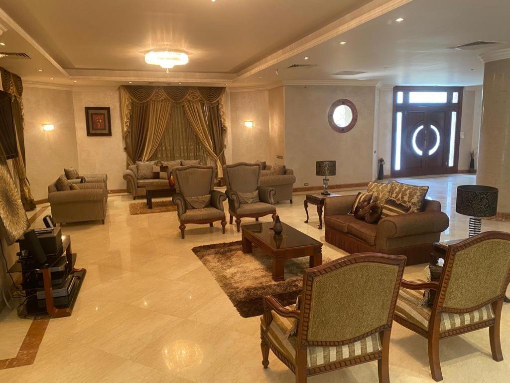 Super luxurious villa with large landscape areas