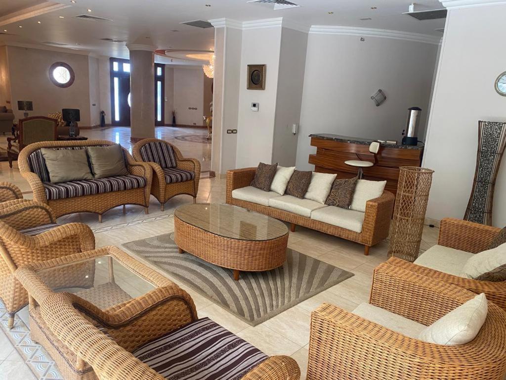 Super luxurious villa with large landscape areas