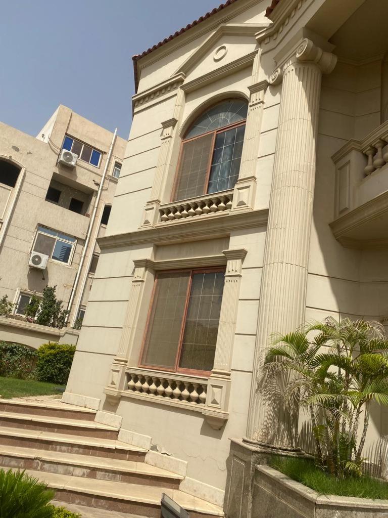 Super luxurious villa with large landscape areas