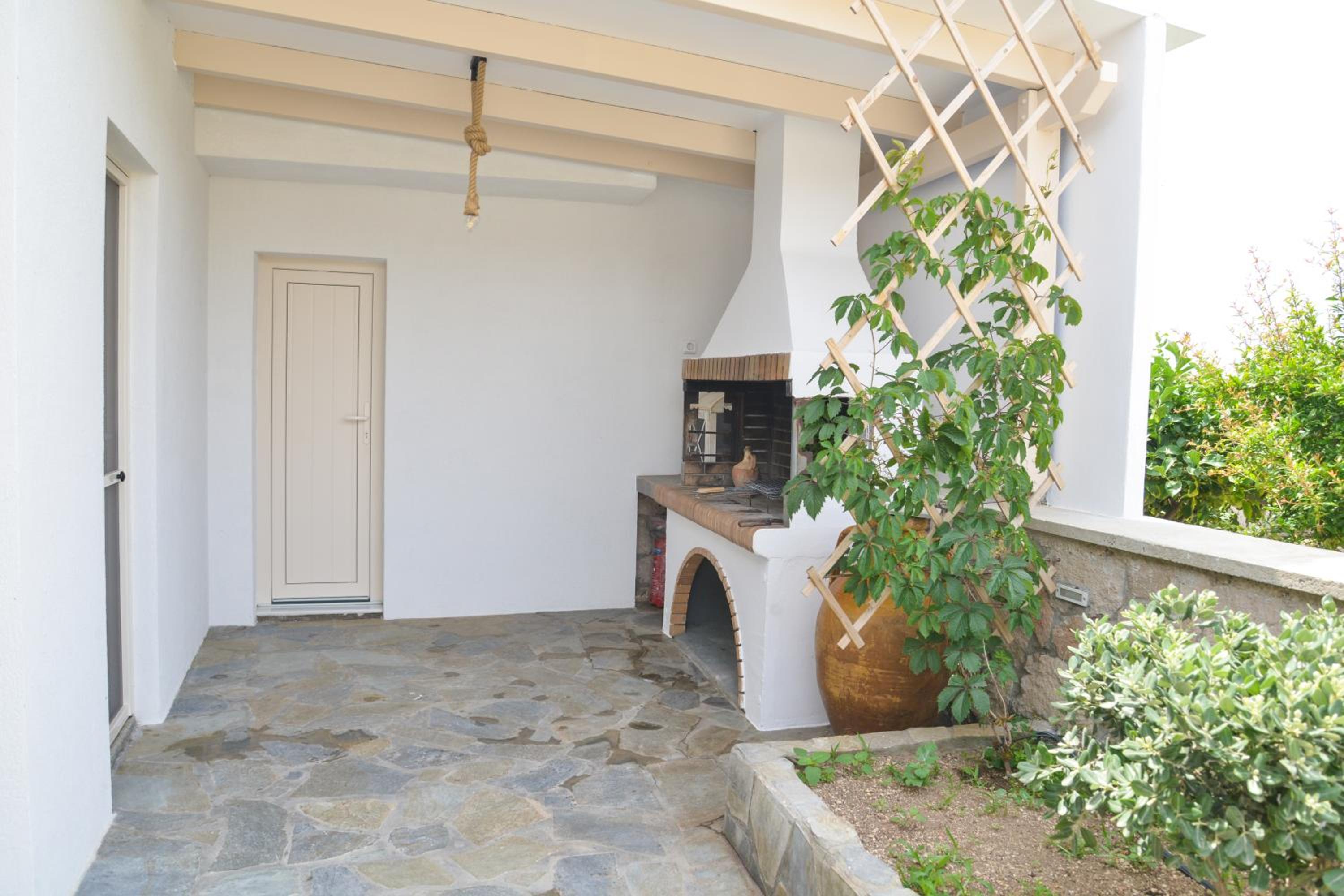 Traditional Villa Relax view 3