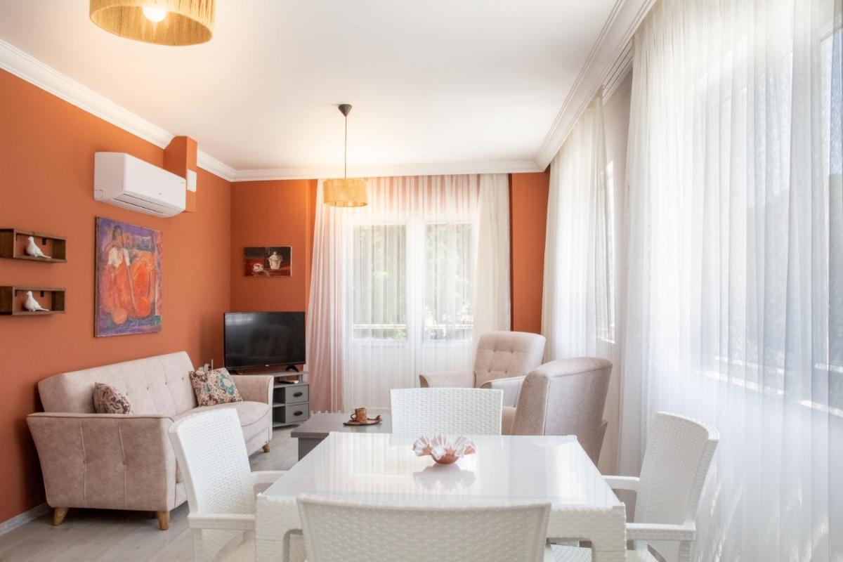 Hotel Flat w Sea View Terrace 1 min to Beach in Didim - Image 1