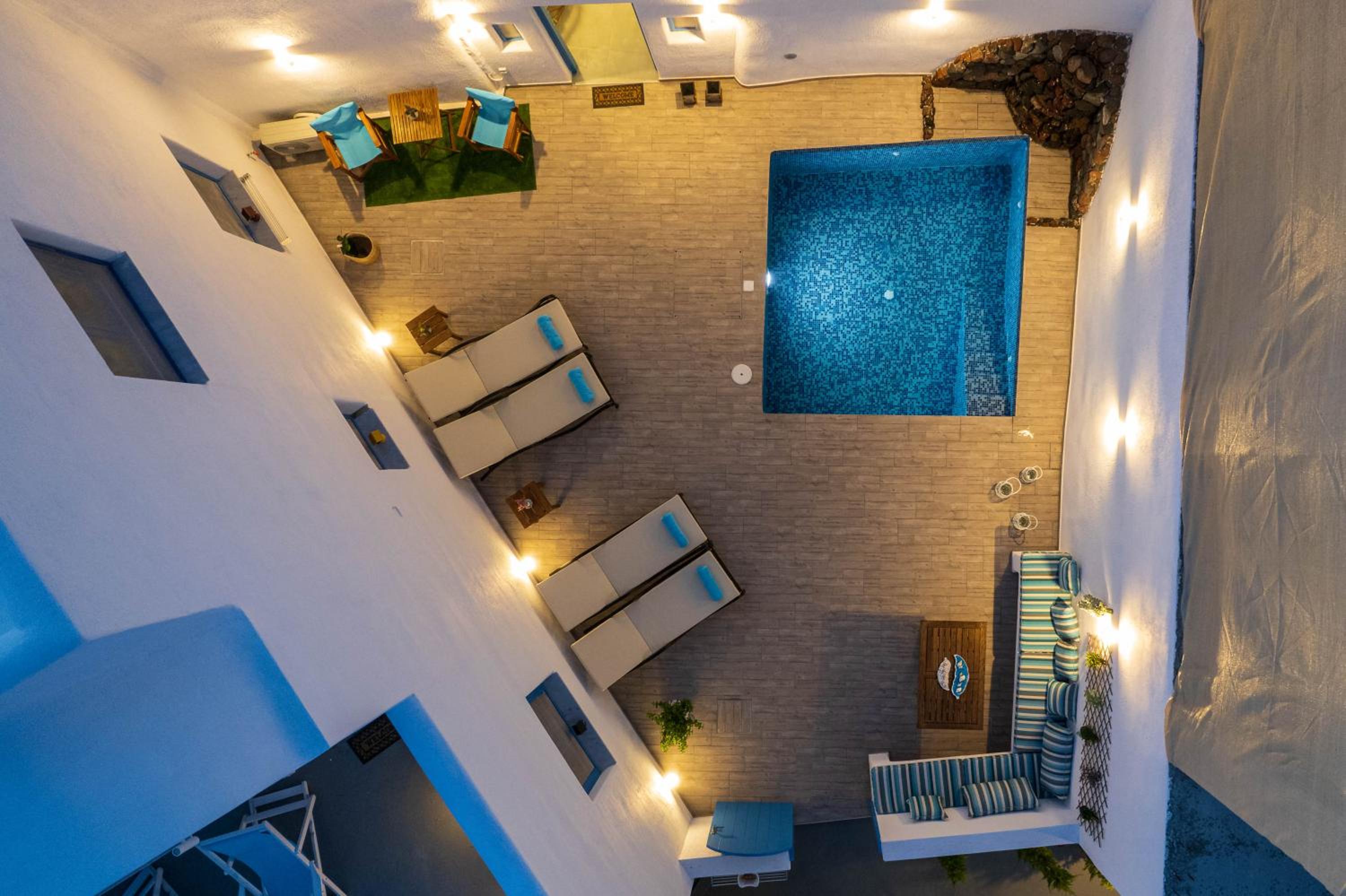 Santorita Suites