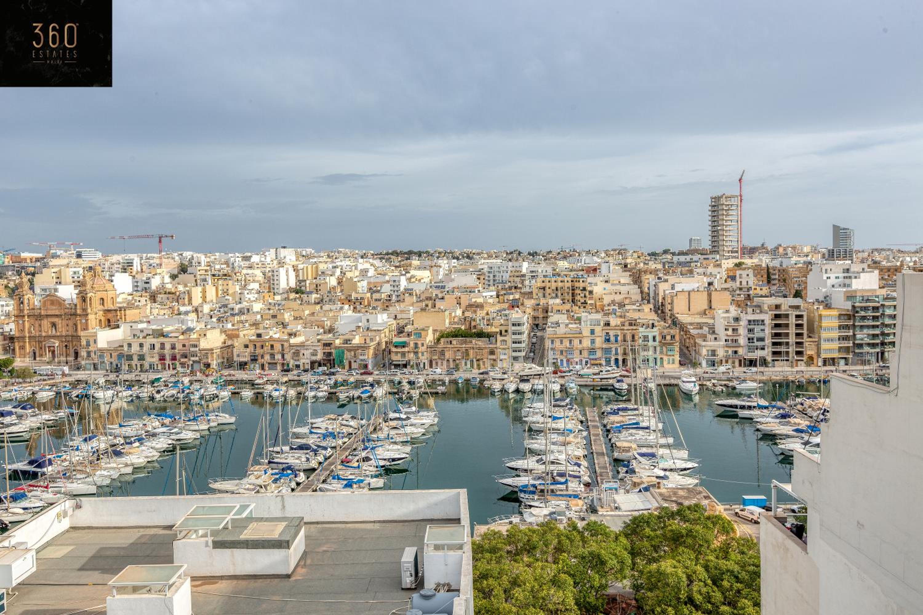 Stunning 2BR penthouse with beautiful harbour view BY 360 Estates view 4