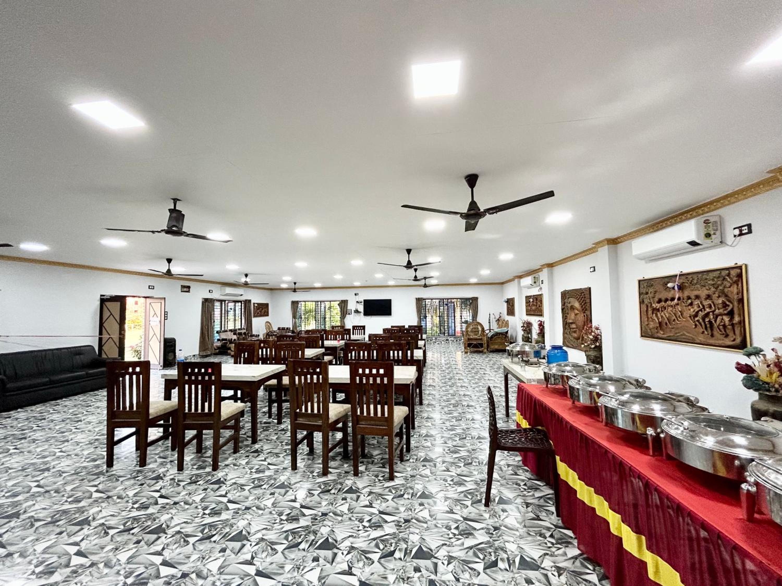 Pet Friendly Cottage Room in Kolkata view 3