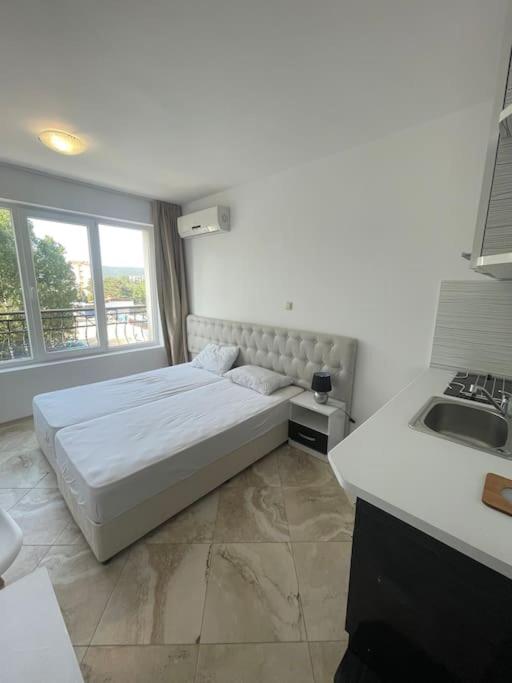 White Studio with а pool in Sunny Beach