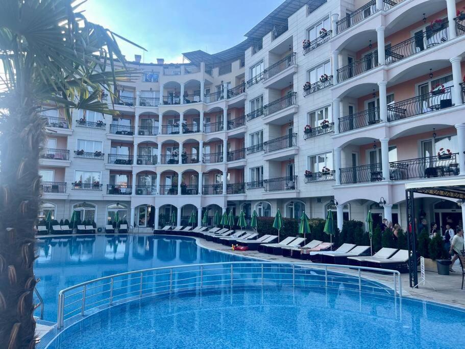 White Studio with а pool in Sunny Beach