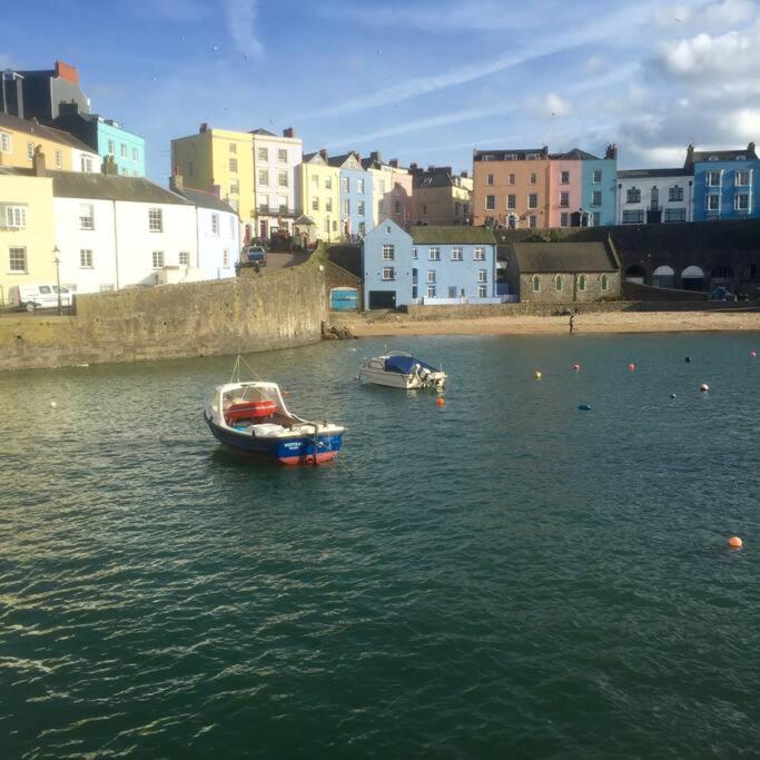 Luxury studio above the stunning Tenby Harbour view 5