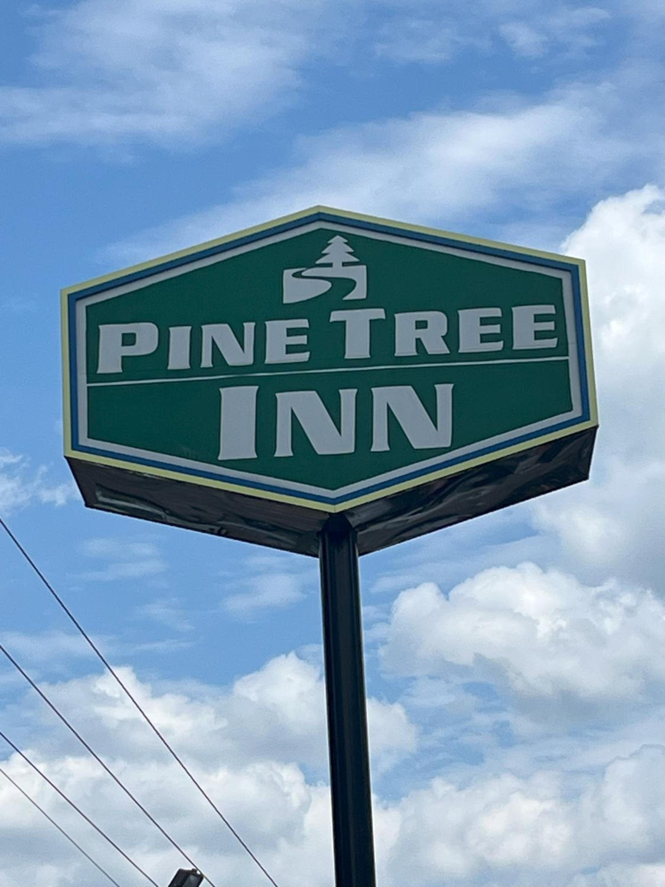 Pinetree Inn, Billede 17