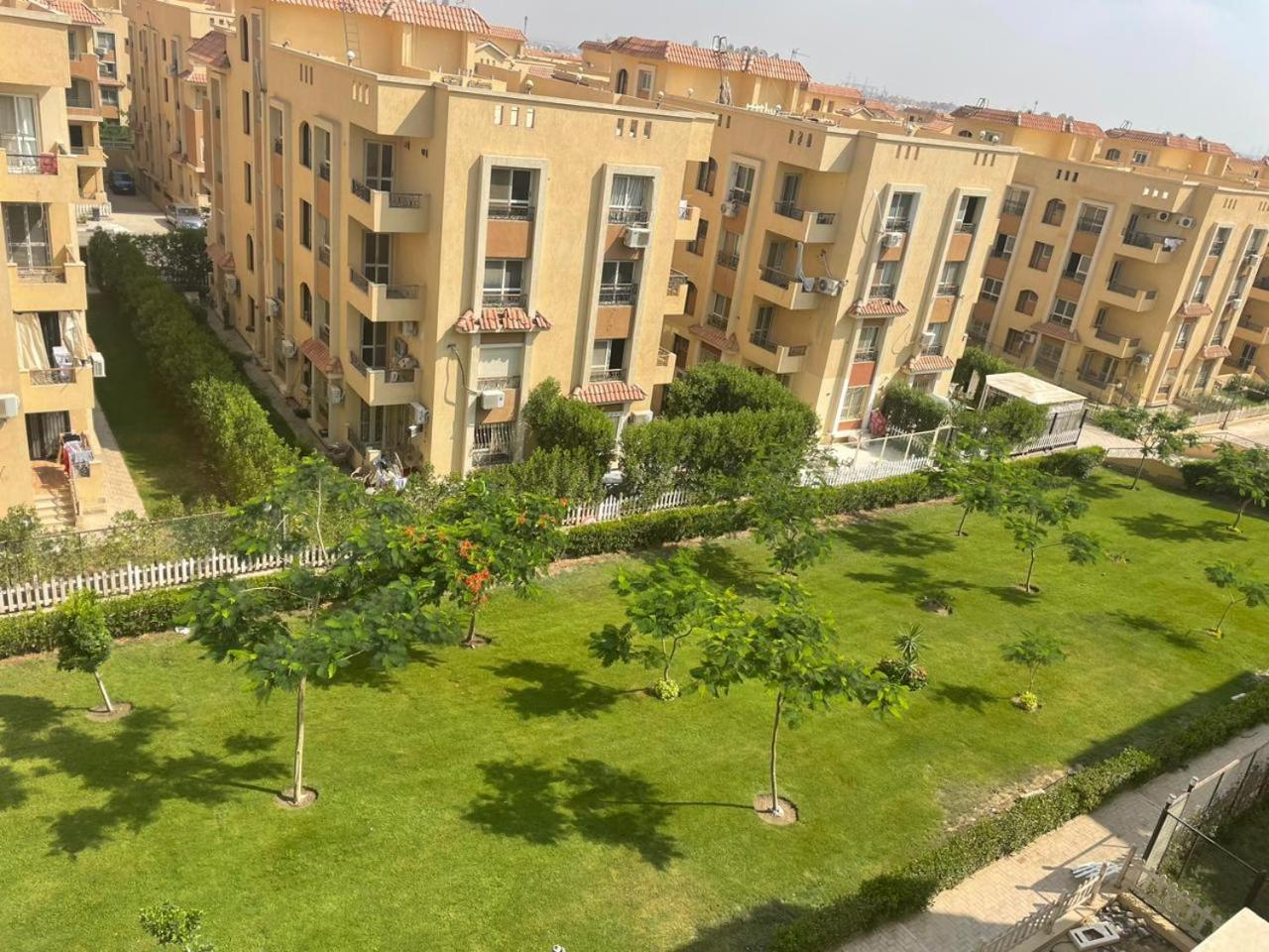 Luxury 3 bedrooms apartment for rent in a sheikh zayed compound