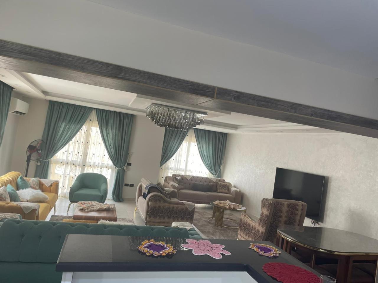Luxury 3 bedrooms apartment for rent in a sheikh zayed compound
