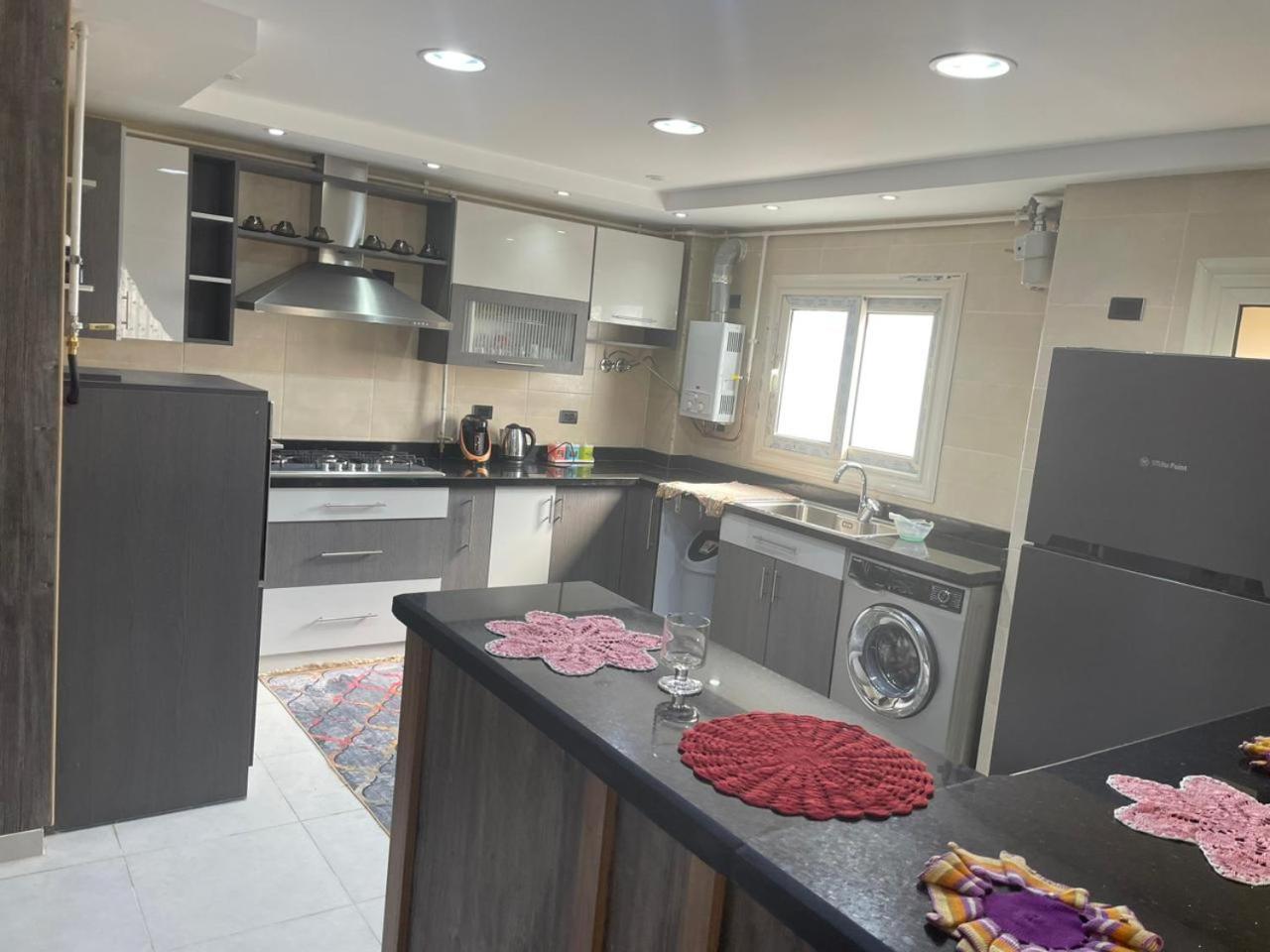 Luxury 3 bedrooms apartment for rent in a sheikh zayed compound