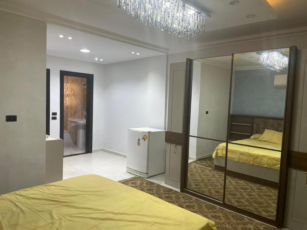 Luxury 3 bedrooms apartment for rent in a sheikh zayed compound