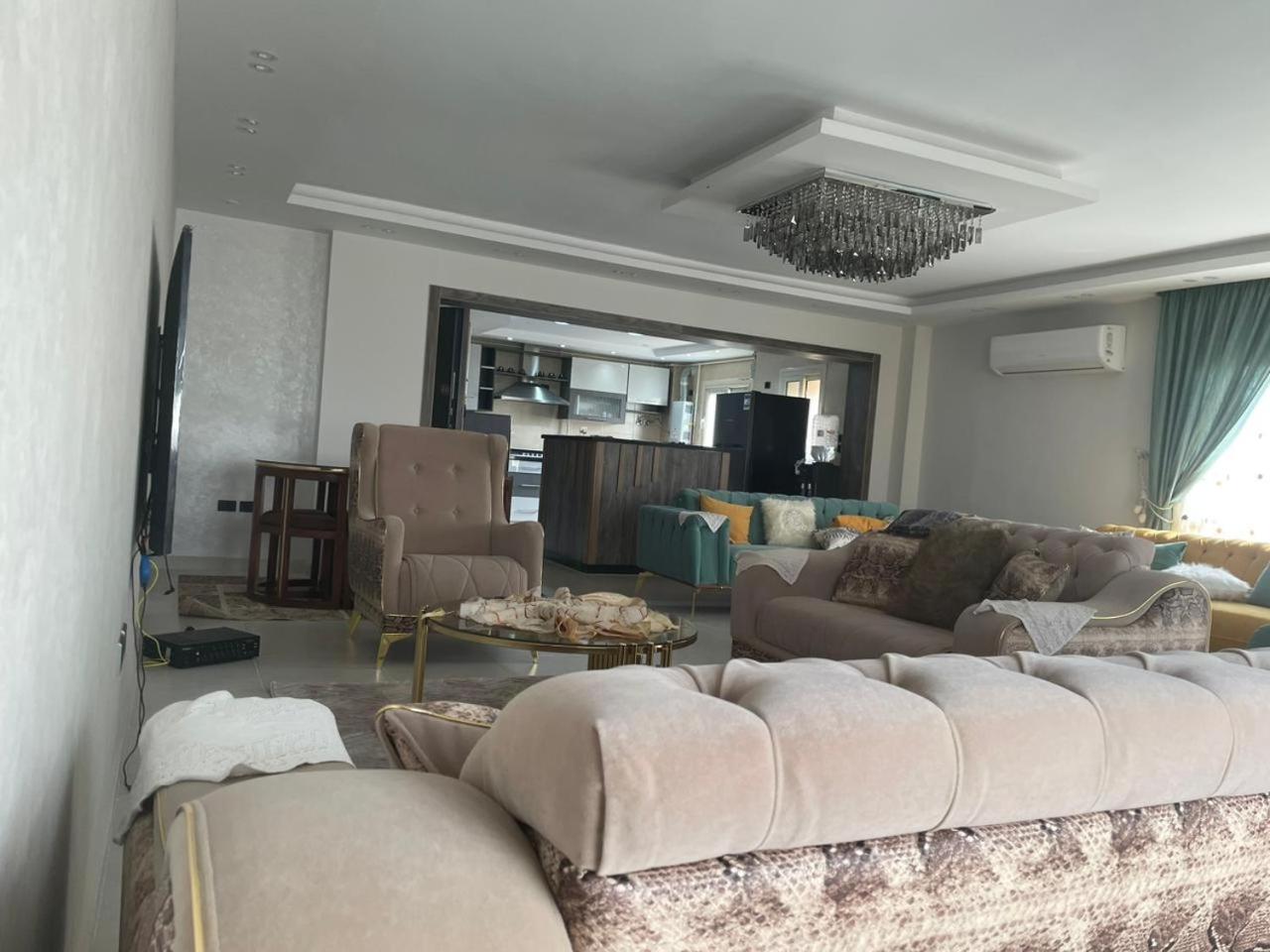 Luxury 3 bedrooms apartment for rent in a sheikh zayed compound