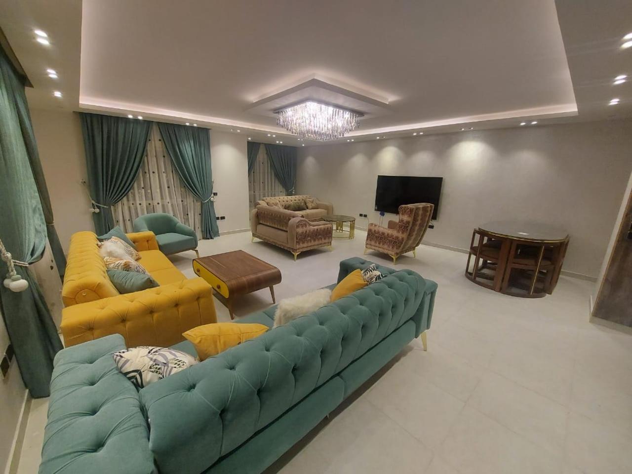 Luxury 3 bedrooms apartment for rent in a sheikh zayed compound