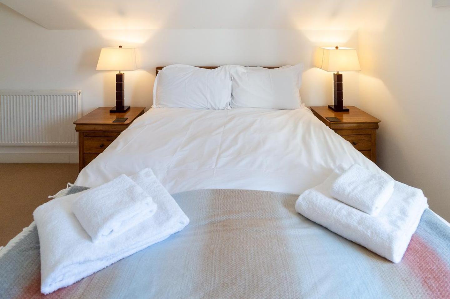 Trewhiddle Retreat V11 by Together Travel - Luxury 4-Bedroom Villa view 2