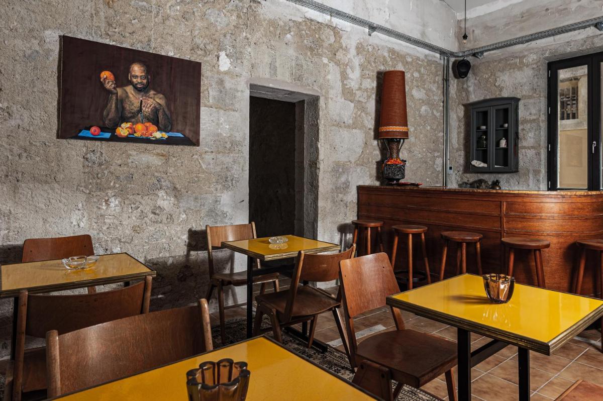 restaurant