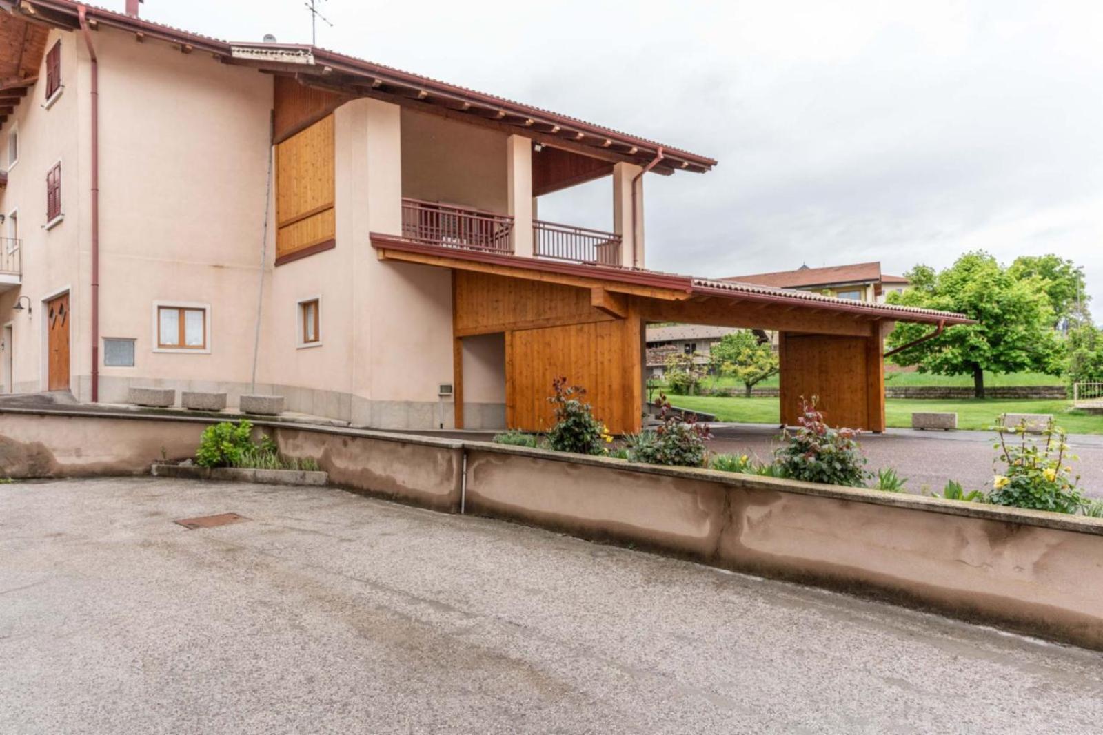 Casa ai Tre Colli, Tres view 2