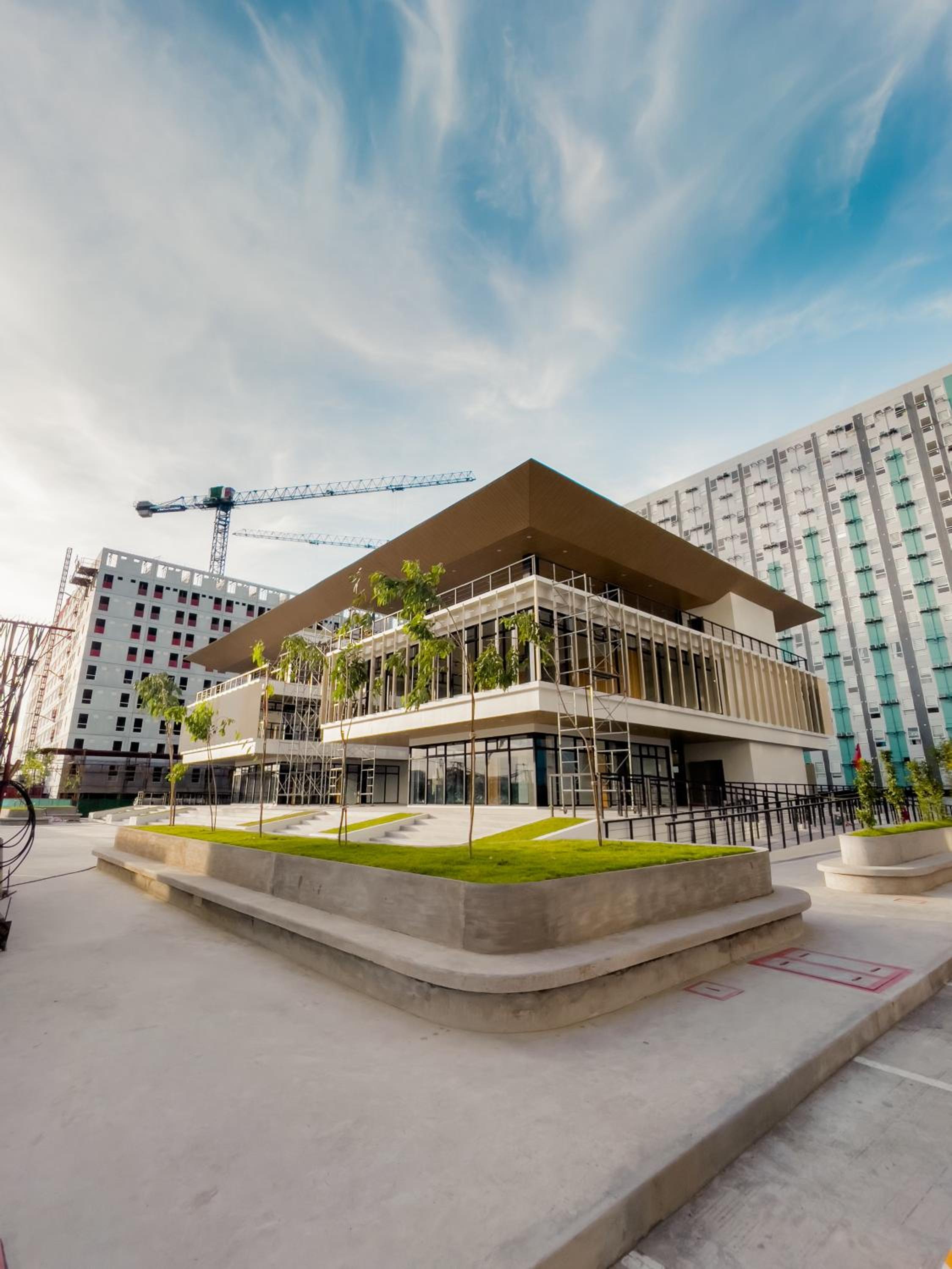 Bucky's 2BR Condo near Eastwood view 4